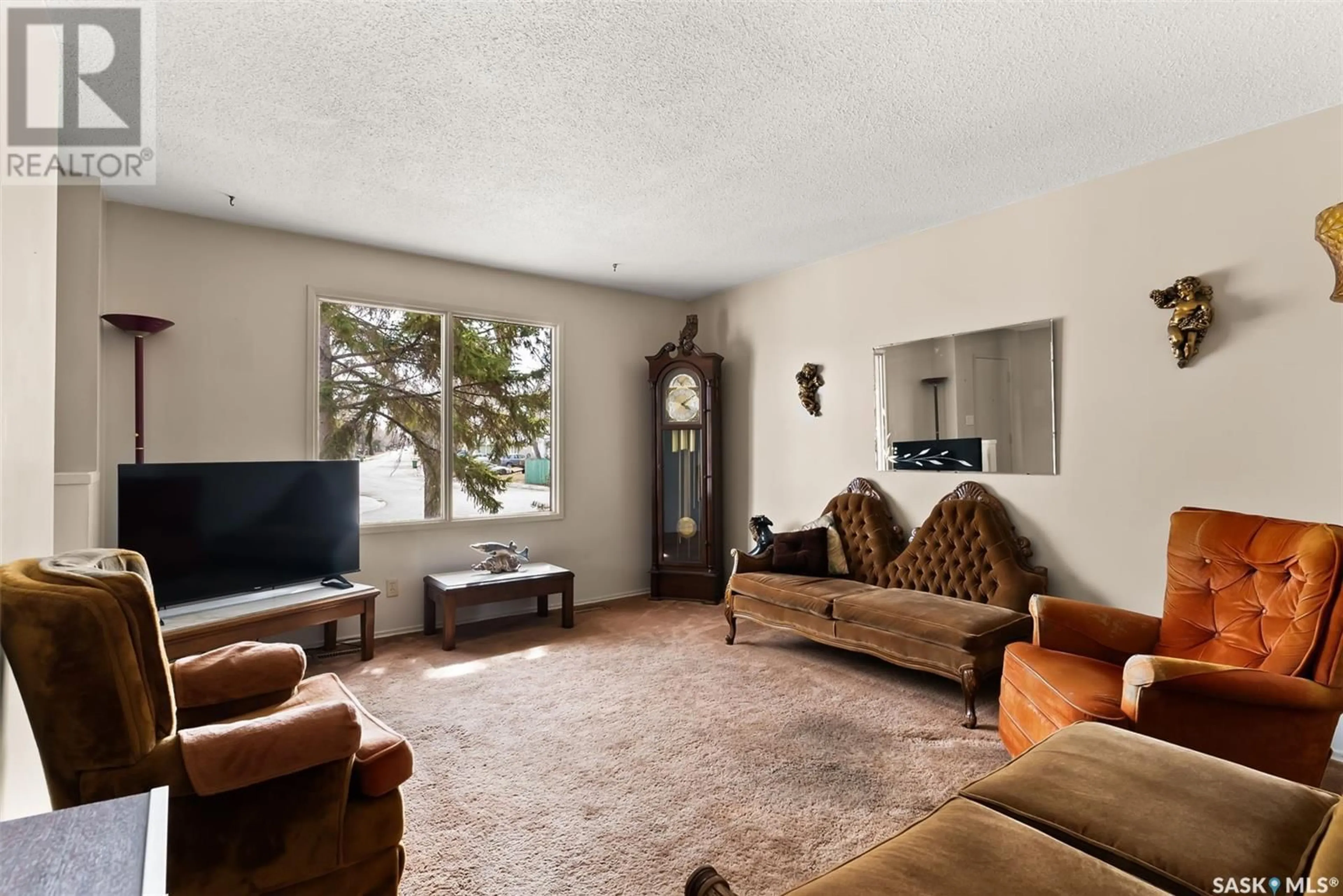 Living room with furniture, unknown for 380 CAVENDISH STREET, Regina Saskatchewan S4N4K2