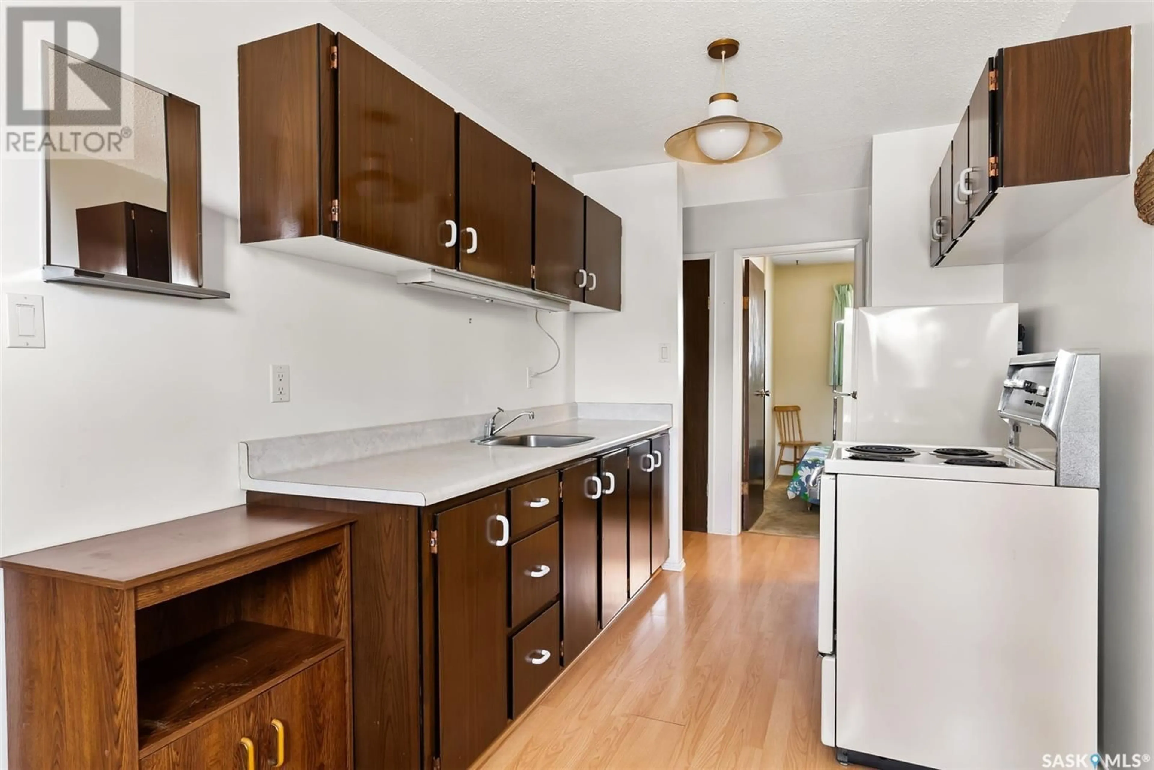 Standard kitchen, unknown for 380 CAVENDISH STREET, Regina Saskatchewan S4N4K2