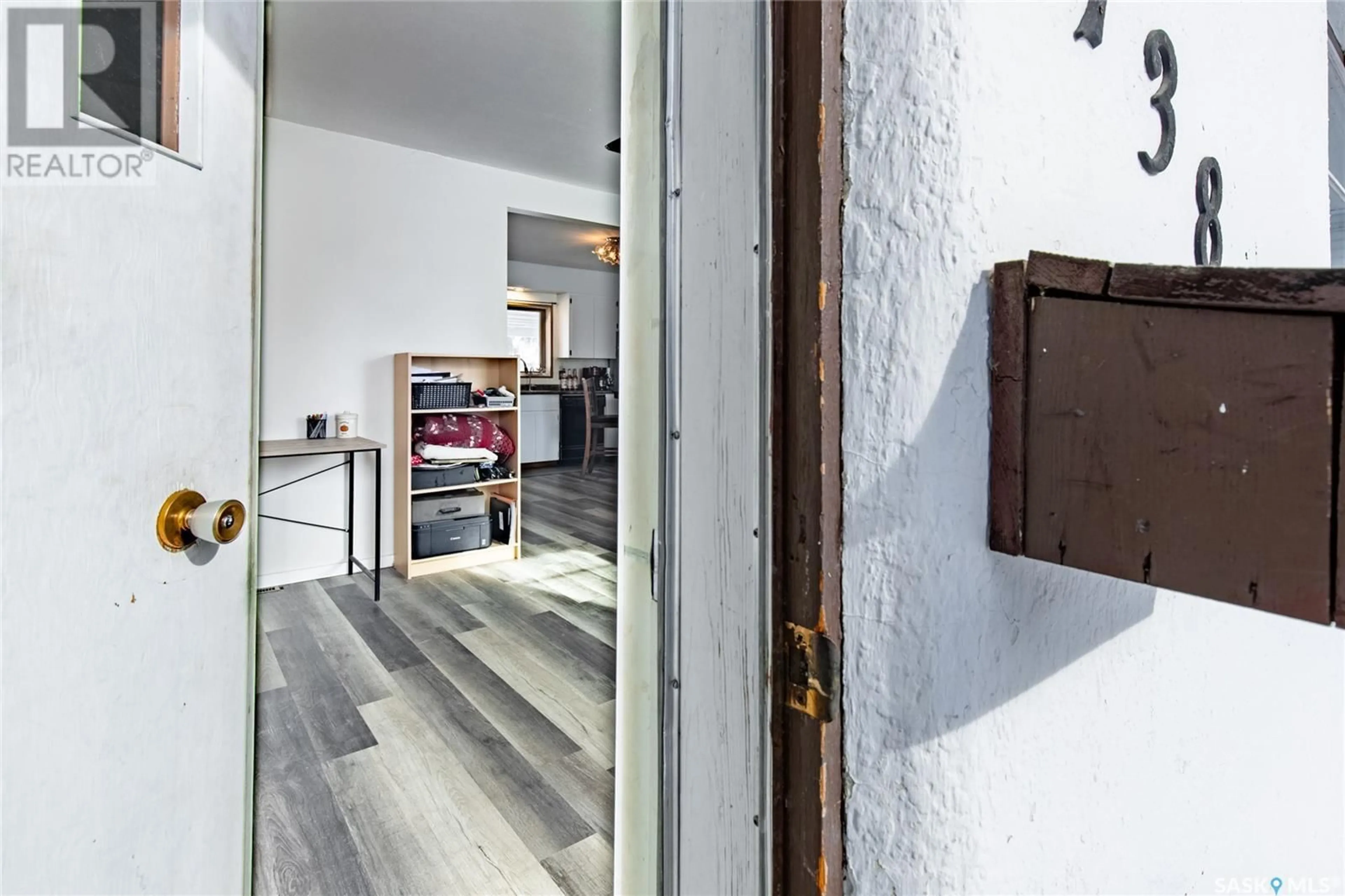 Indoor entryway for 738 STADACONA STREET, Moose Jaw Saskatchewan S6H0K4