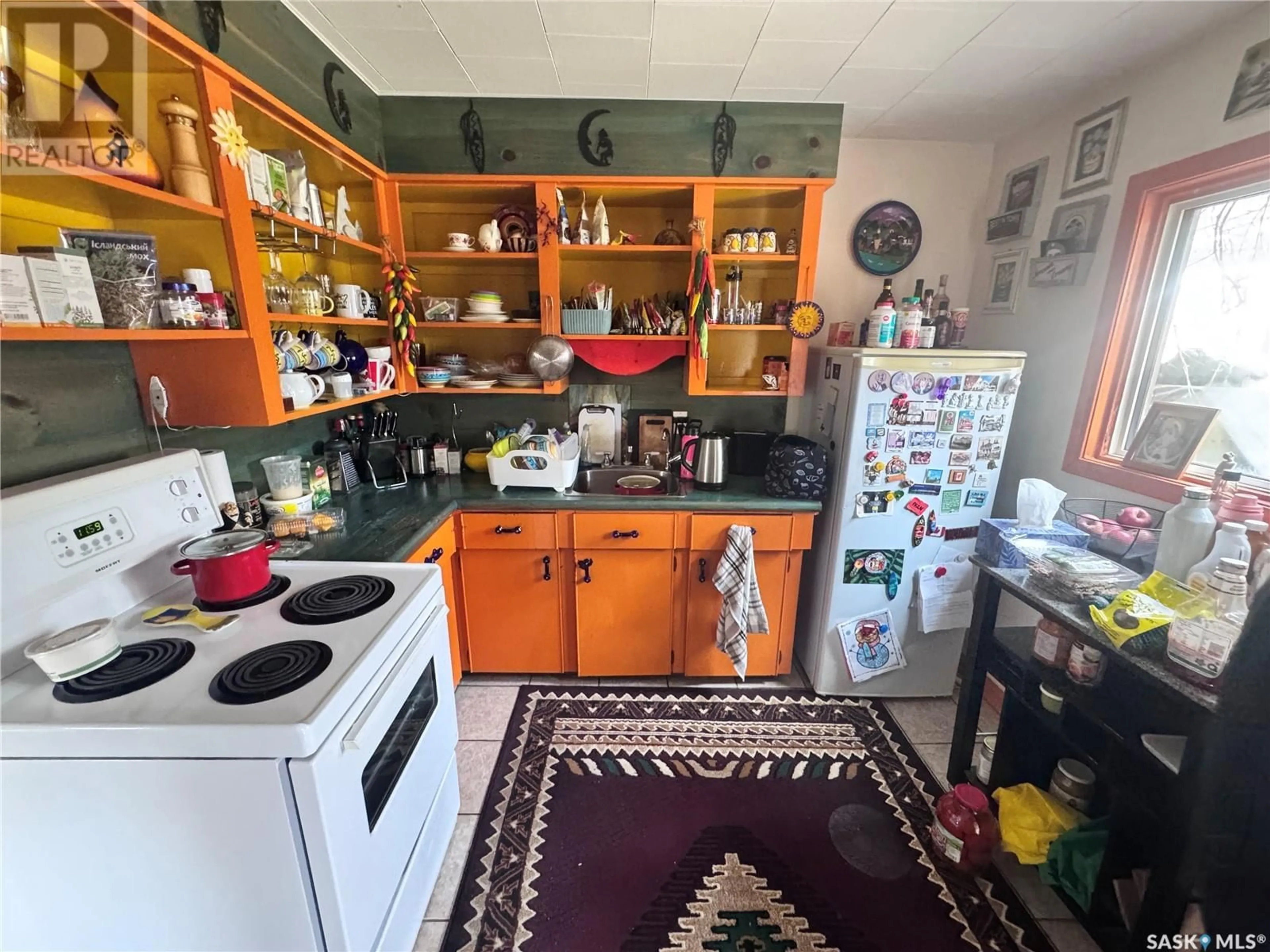 Standard kitchen, unknown for 302 9TH STREET, Humboldt Saskatchewan S0K2A0