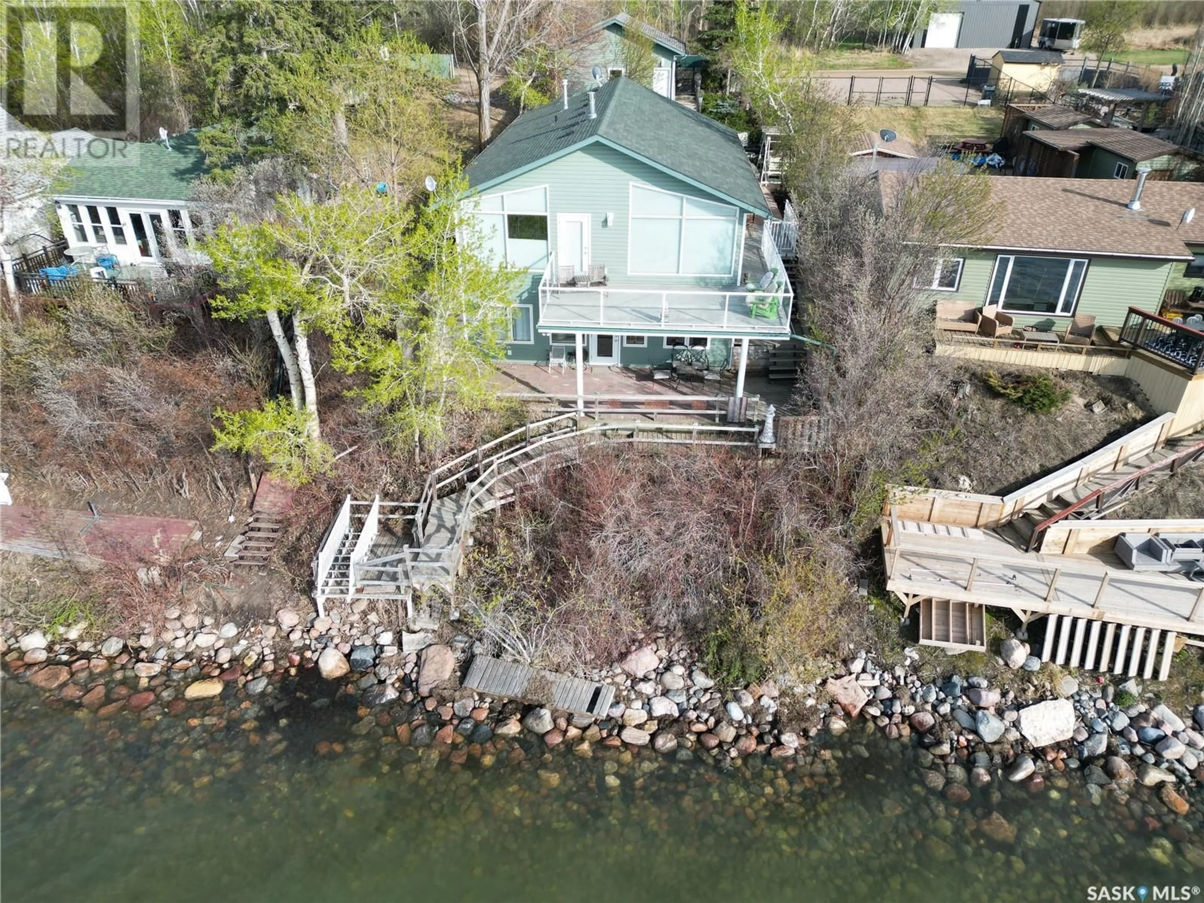 A pic from outside/outdoor area/front of a property/back of a property/a pic from drone, water/lake/river/ocean view for 78 LAKEVIEW AVENUE, Days Beach Saskatchewan S0M0L0