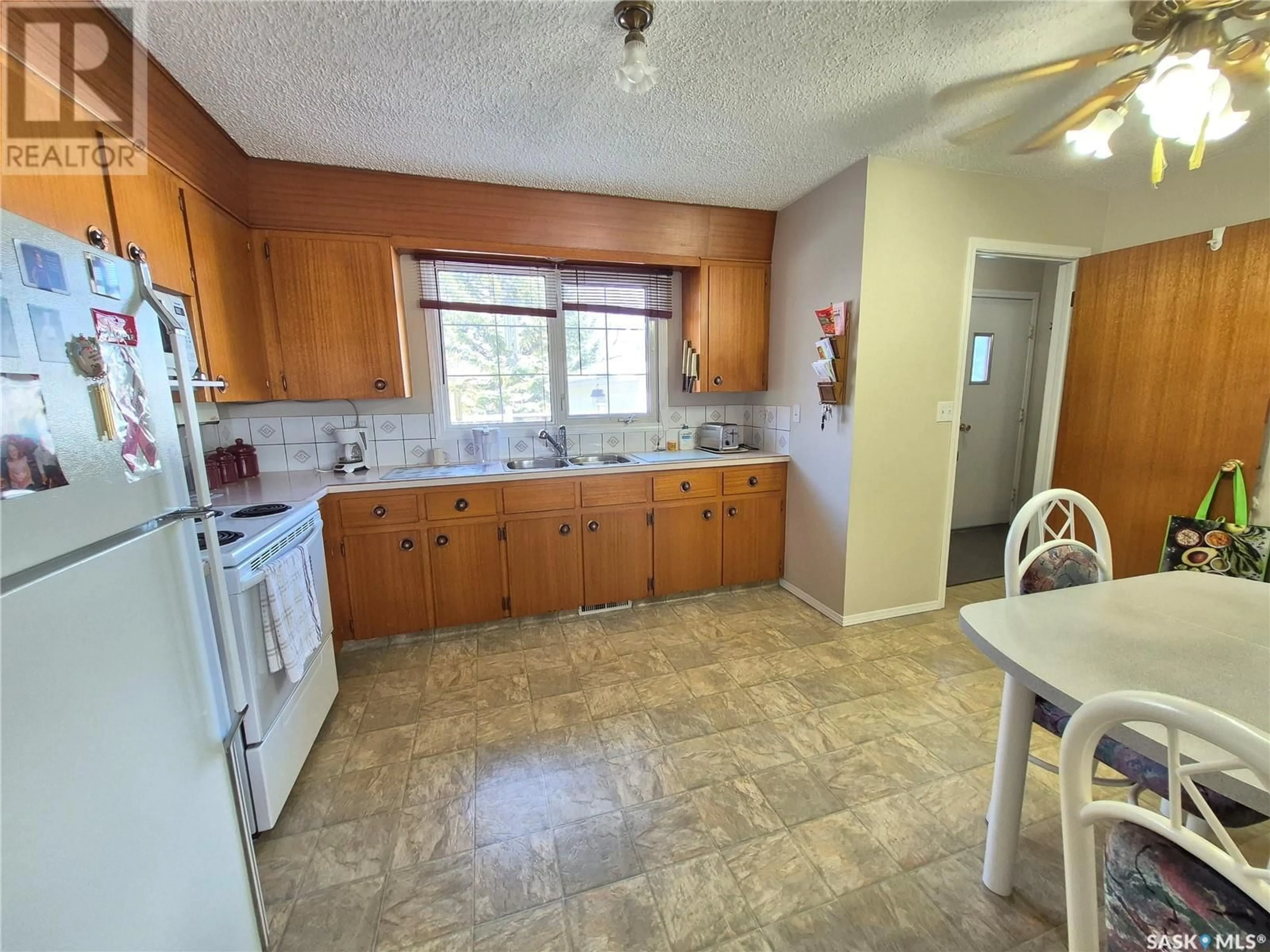 Standard kitchen, ceramic/tile floor for 210 HARVEY BAY, Weyburn Saskatchewan S4H2S7