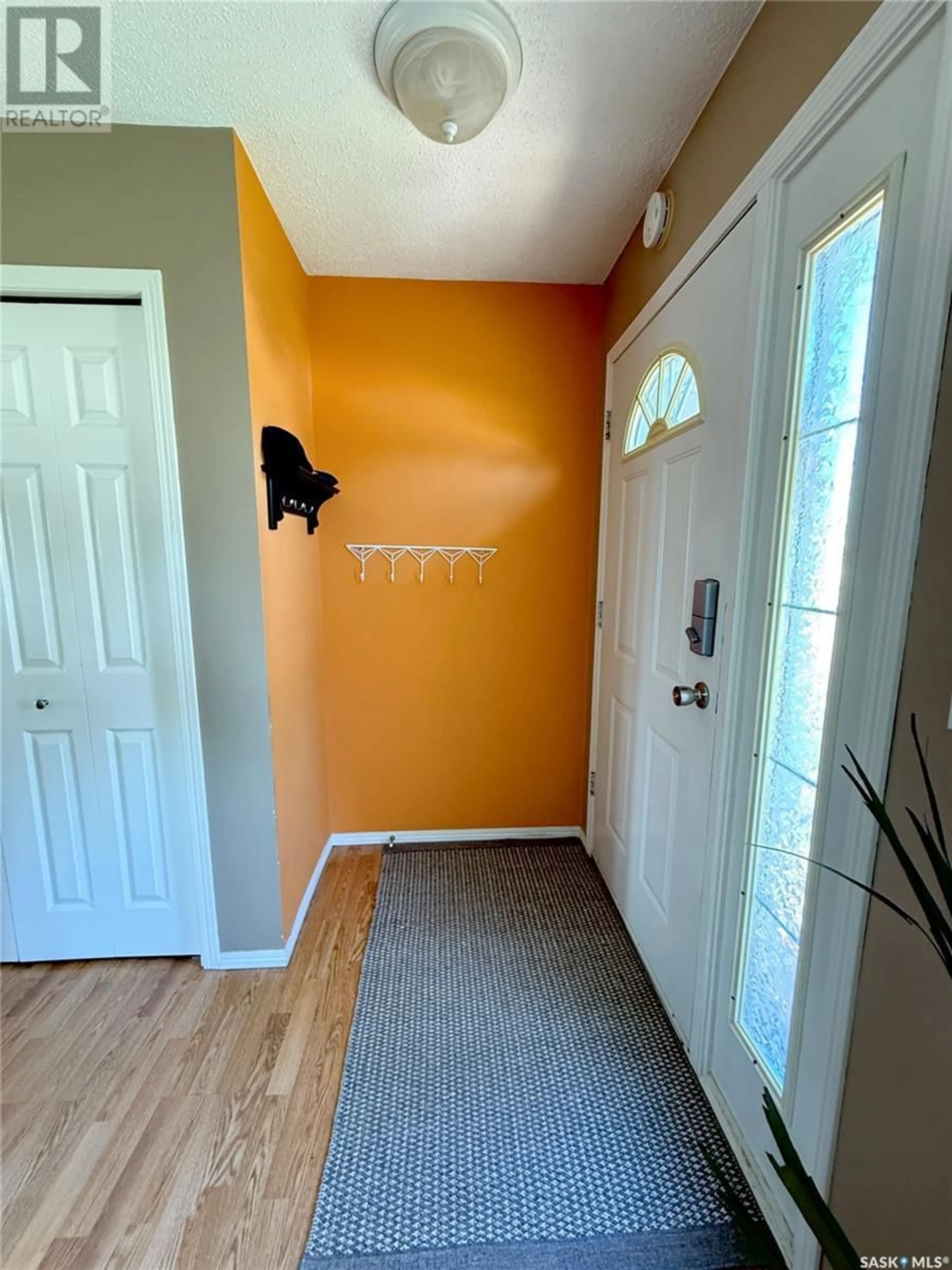 Indoor entryway for 583 13TH STREET, Weyburn Saskatchewan S4H2Y4