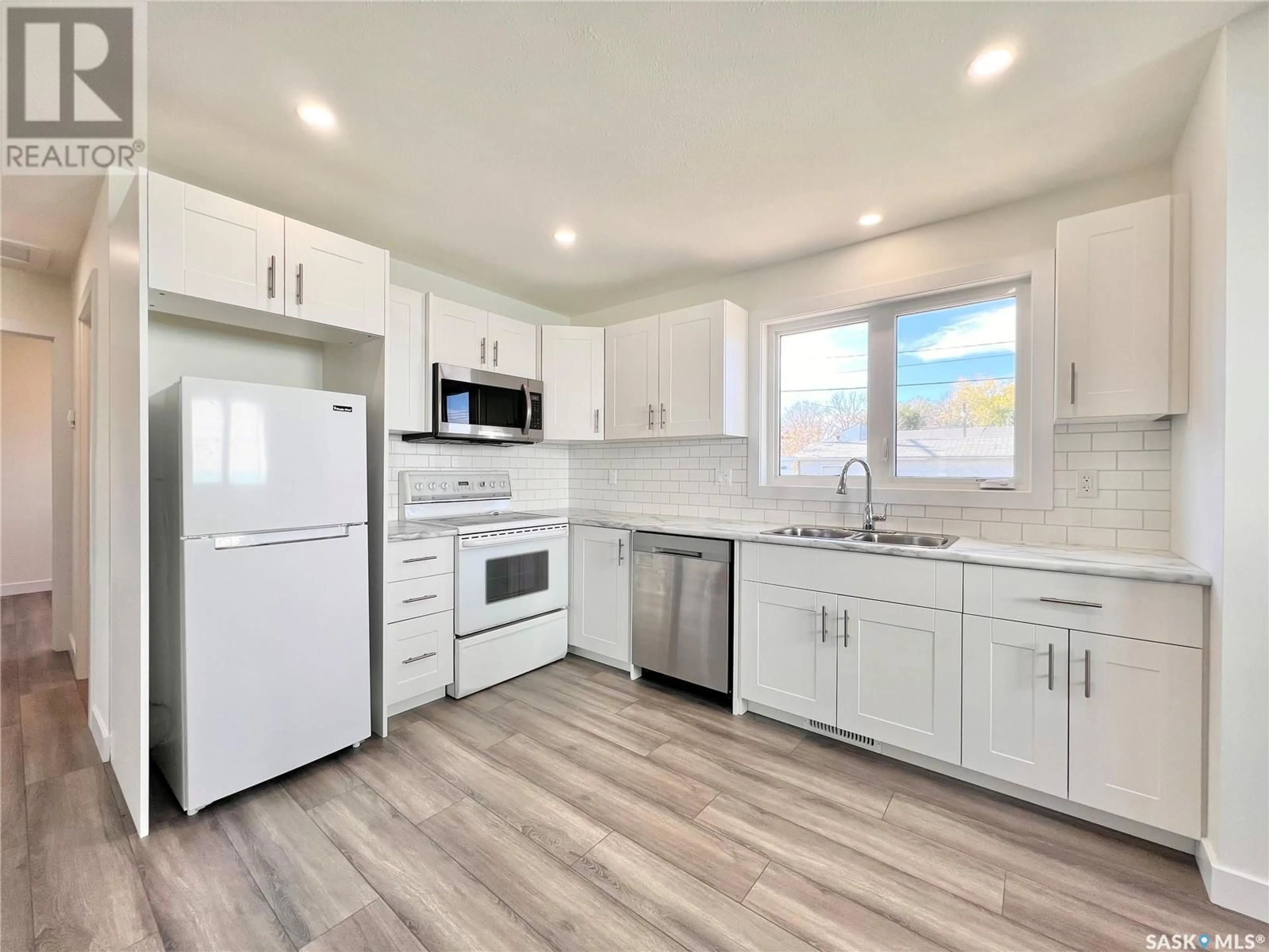Open concept kitchen, unknown for 318 MCTAVISH STREET, Outlook Saskatchewan S0L2N0