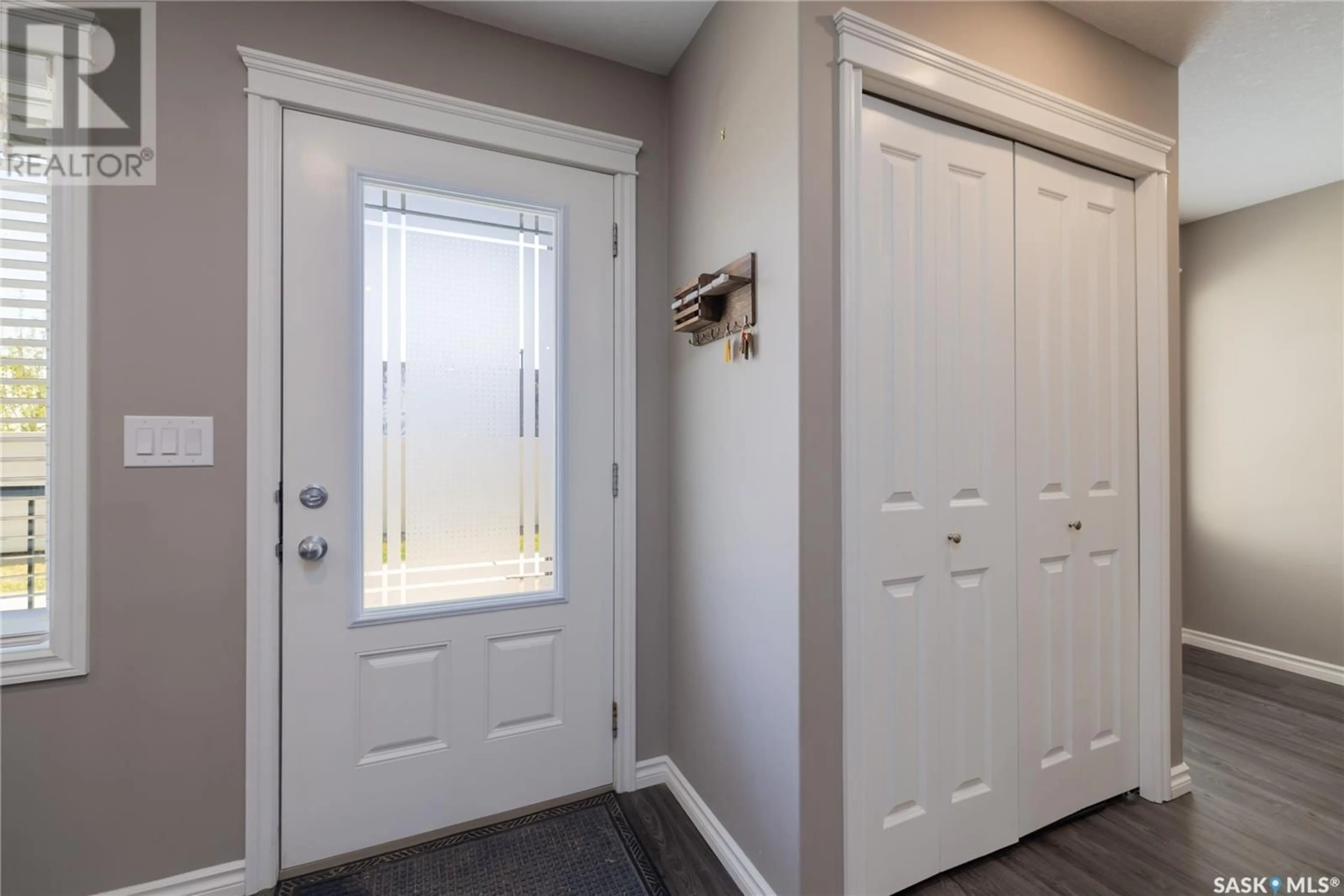Indoor entryway for 110 - 104 AKHTAR BEND, Saskatoon Saskatchewan S7W0Y9