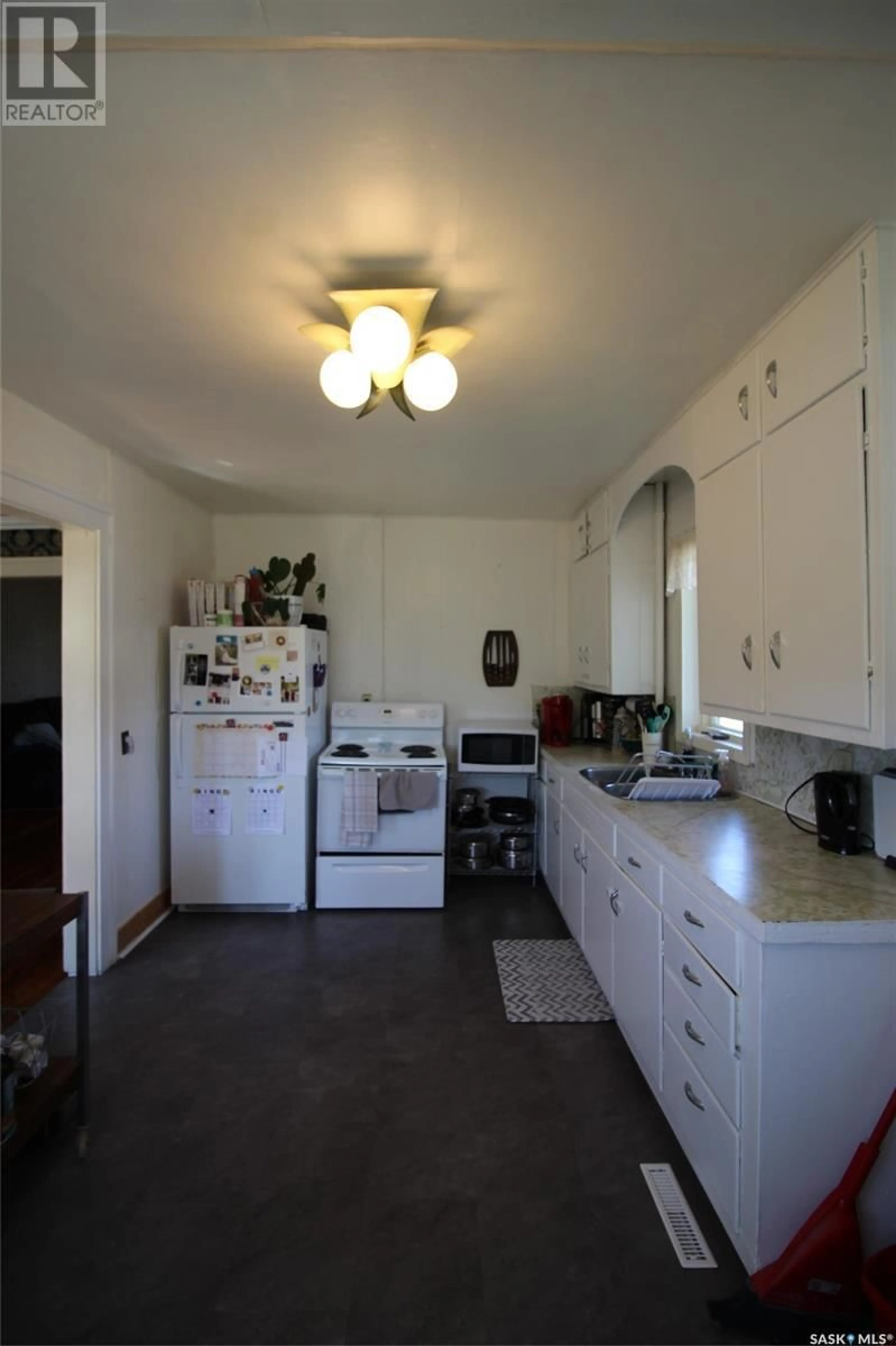Standard kitchen, unknown for 223 1ST AVENUE, Frontier Saskatchewan S0N0A2
