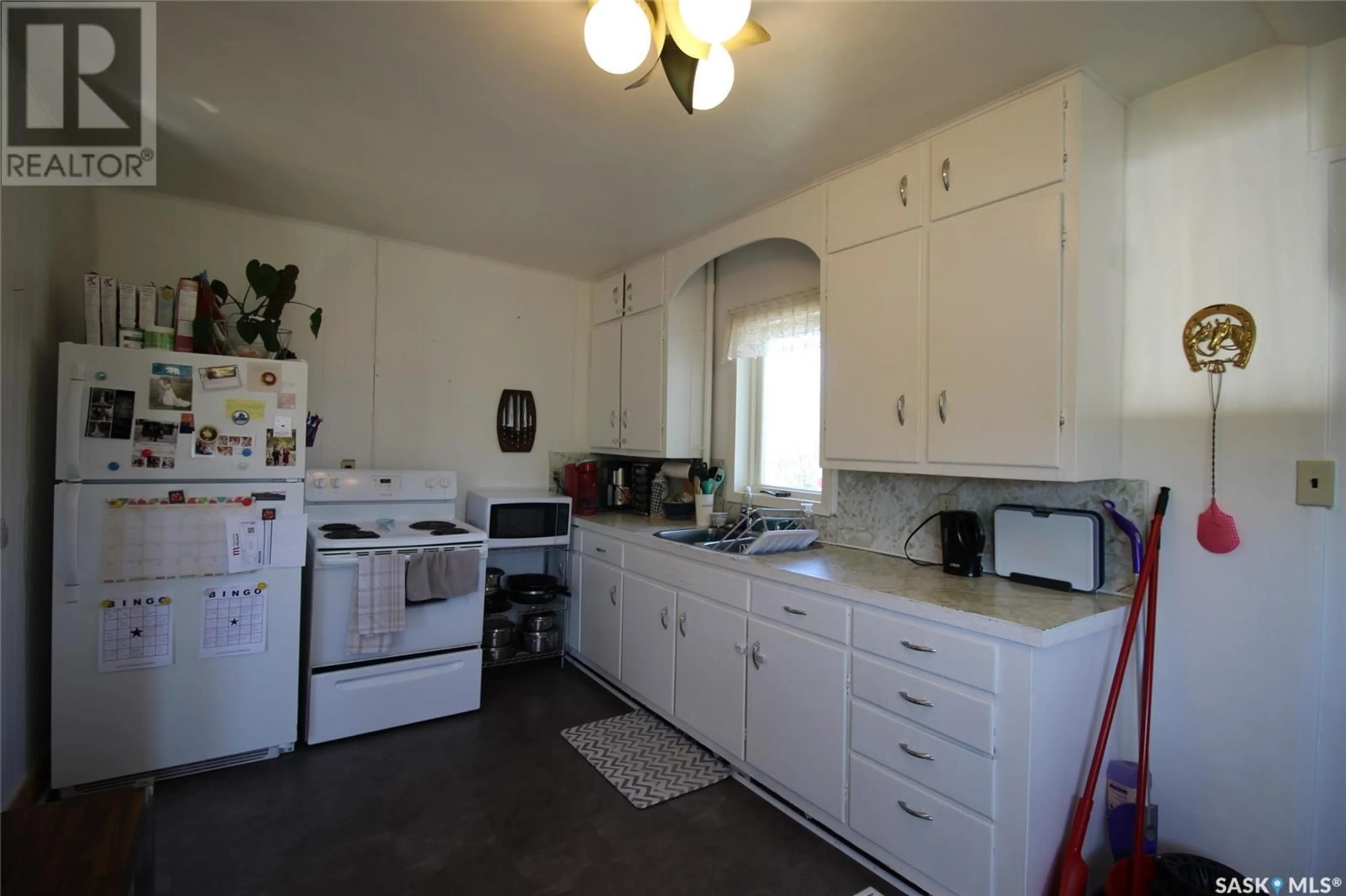 Standard kitchen, unknown for 223 1ST AVENUE, Frontier Saskatchewan S0N0A2
