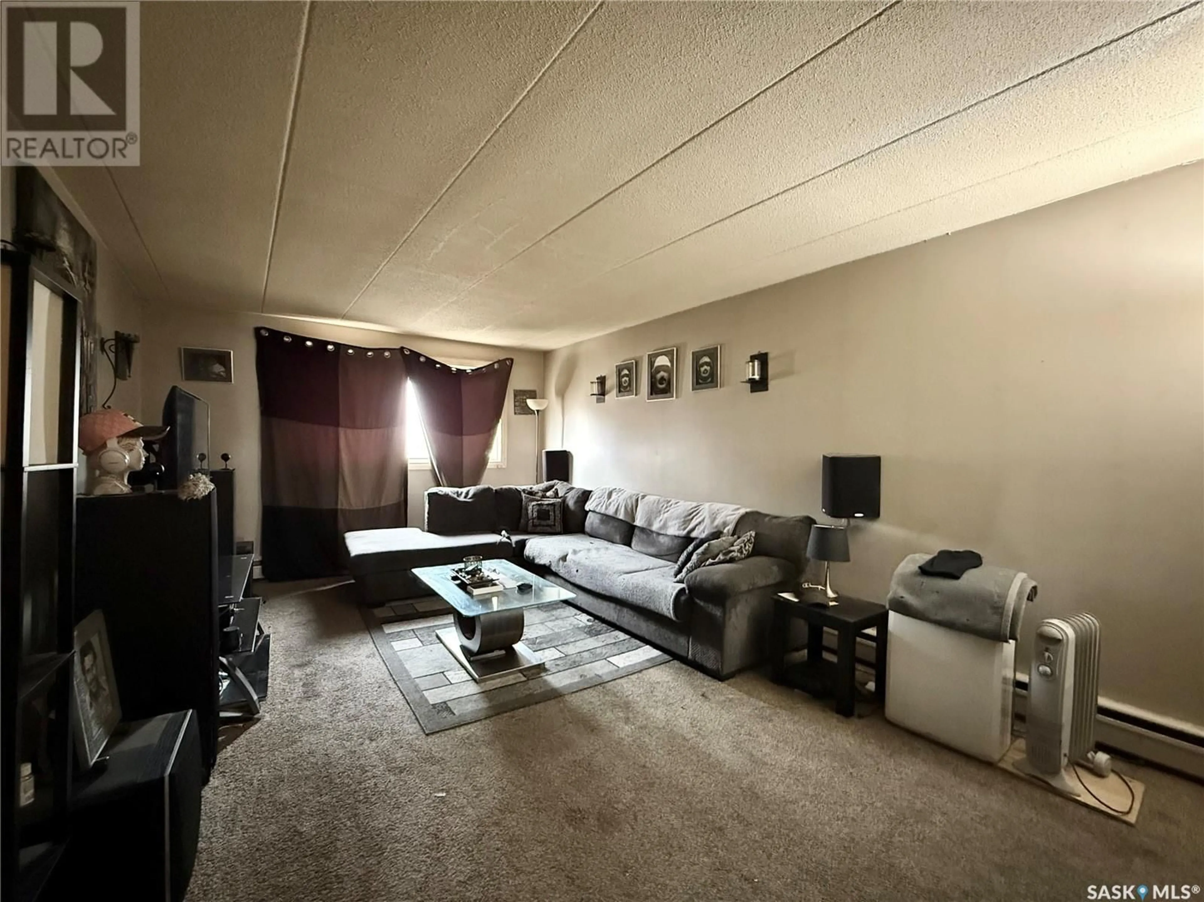 A pic of a room for 2620 5TH AVENUE, Regina Saskatchewan S4R5E5