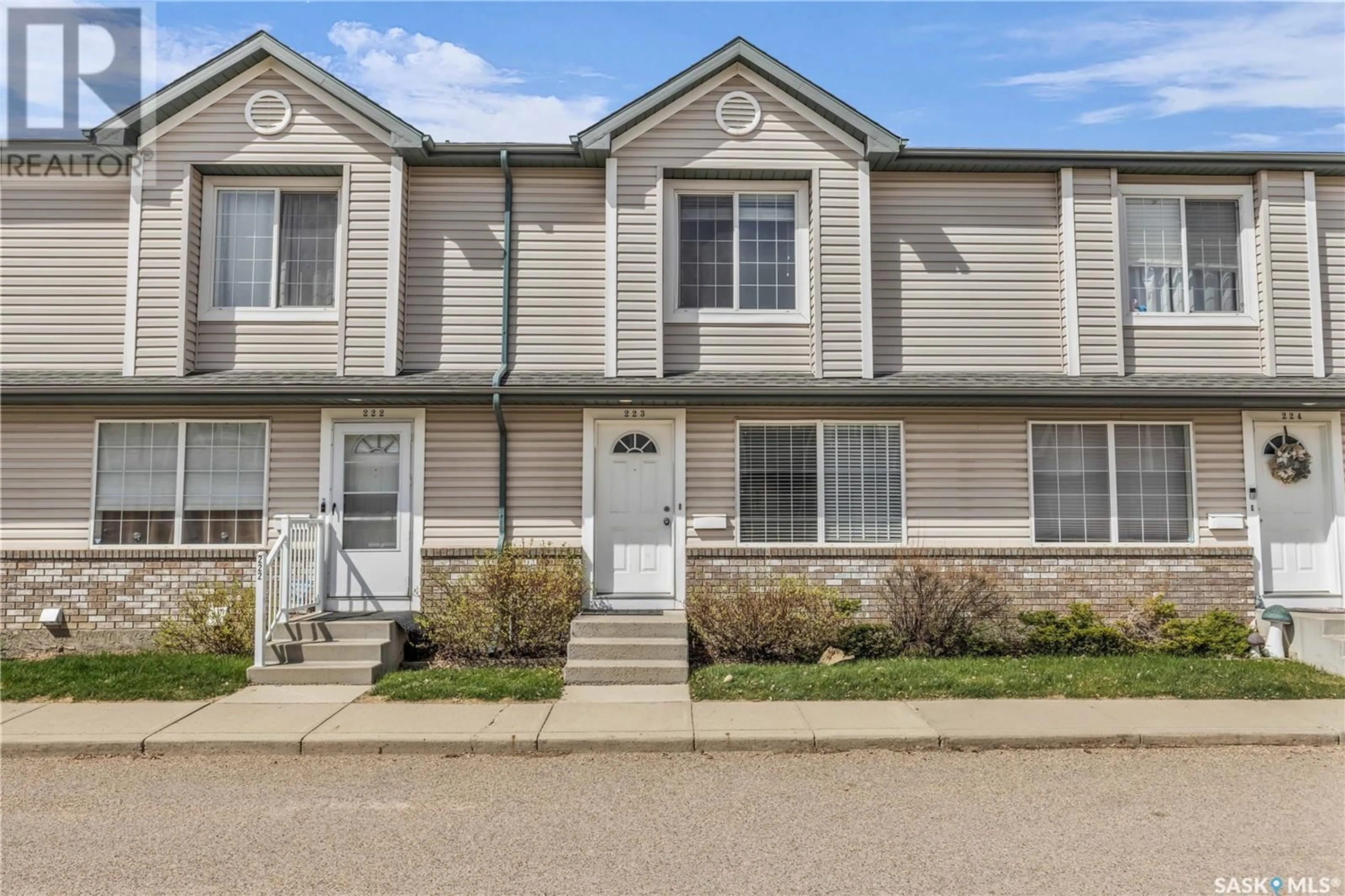 Home with vinyl exterior material, street for 663 - 223 BECKETT CRESCENT, Saskatoon Saskatchewan S7N4X1