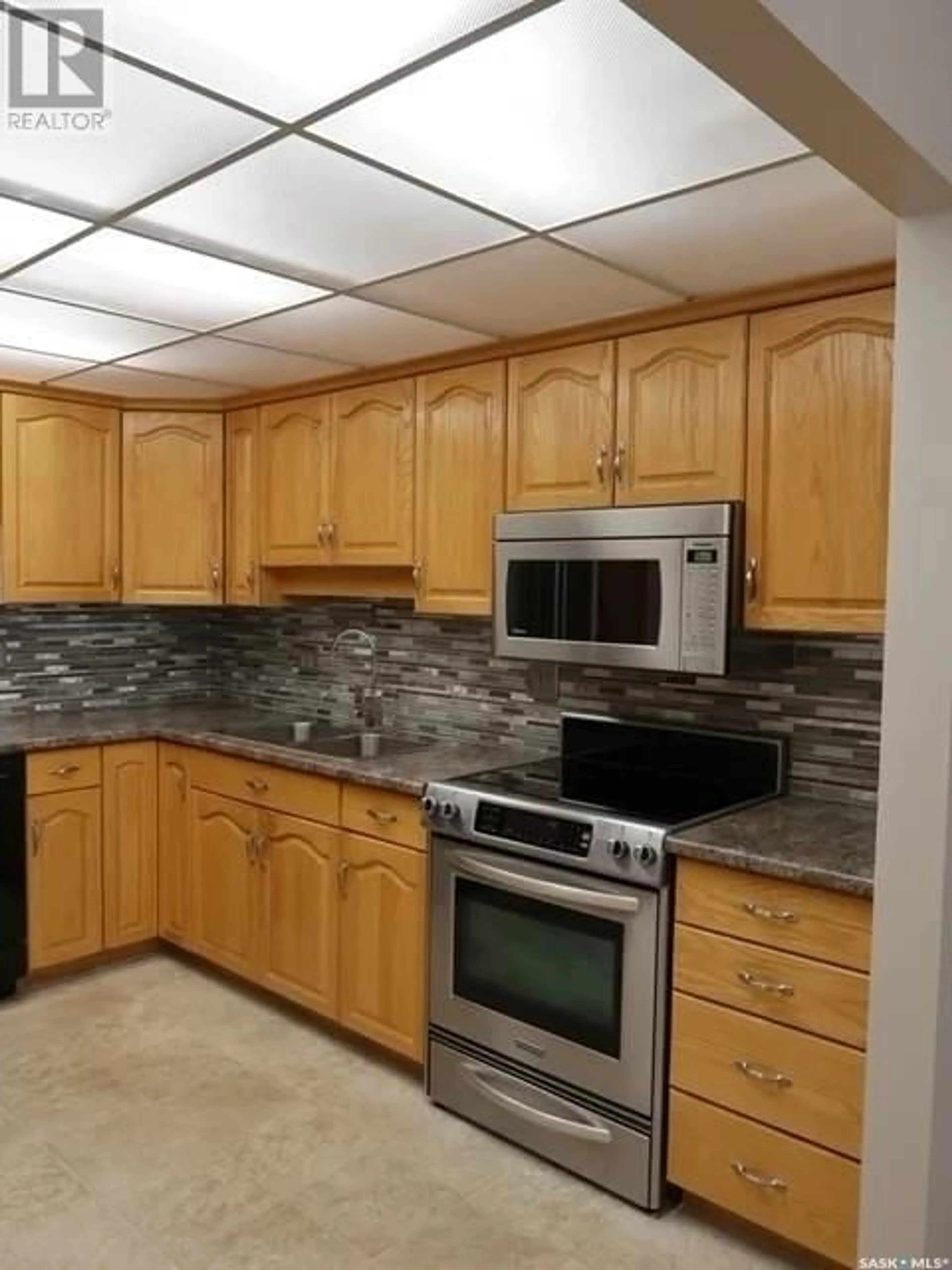 Standard kitchen, ceramic/tile floor for 126 2301 ADELAIDE STREET E, Saskatoon Saskatchewan S7J0J6