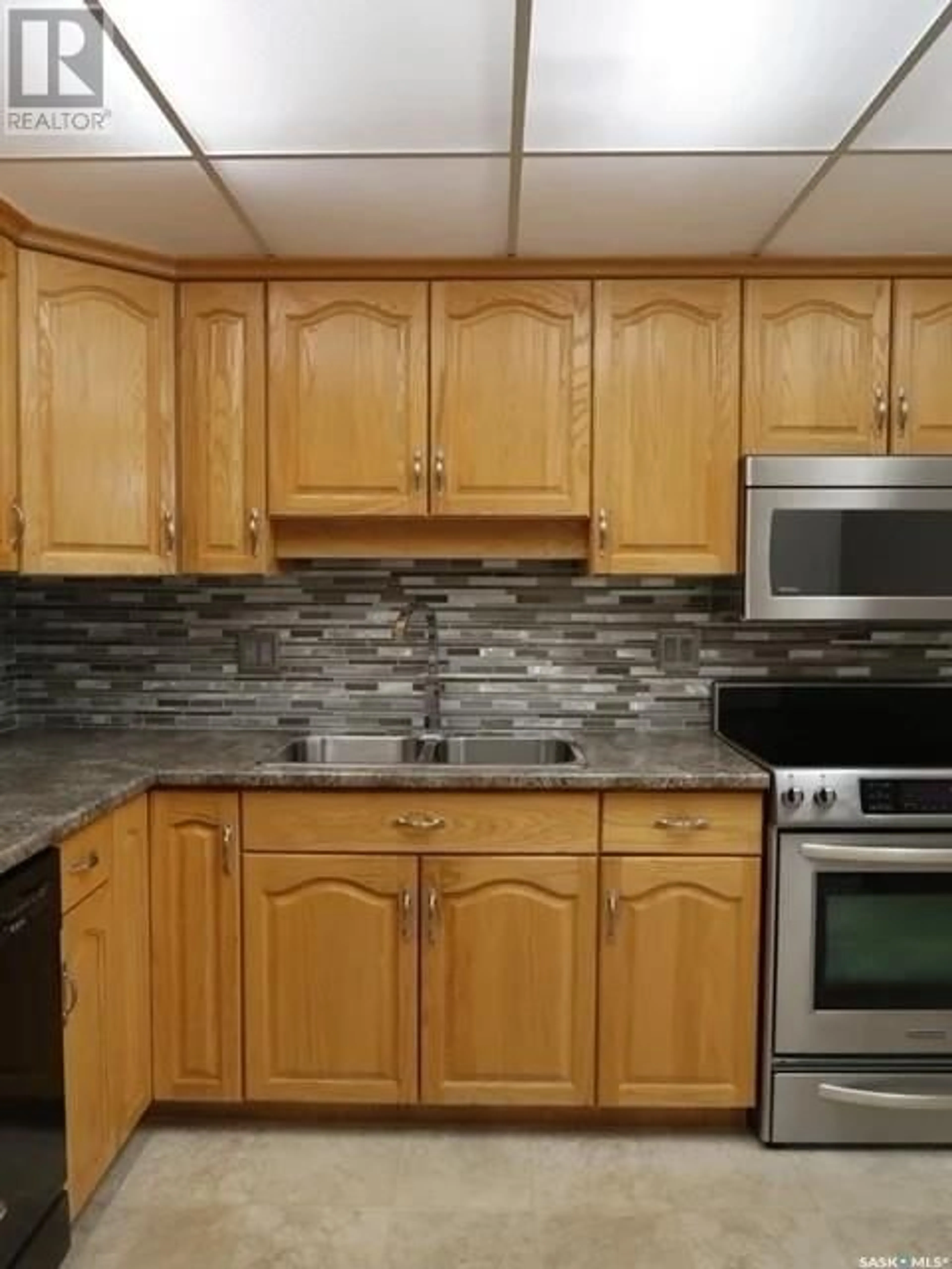 Standard kitchen, unknown for 126 2301 ADELAIDE STREET E, Saskatoon Saskatchewan S7J0J6