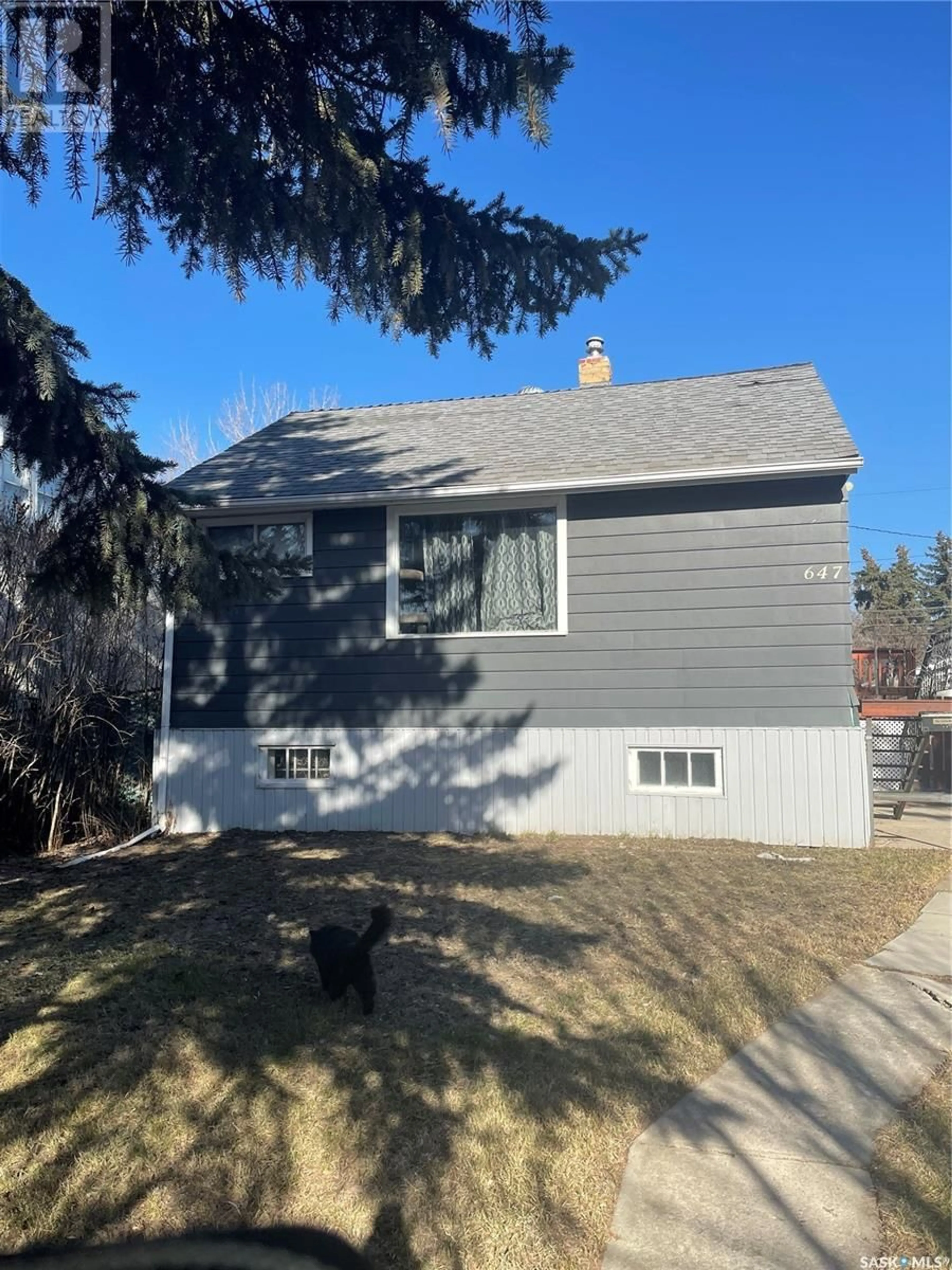 Home with vinyl exterior material, street for 647 KING STREET, Regina Saskatchewan S4T4C8