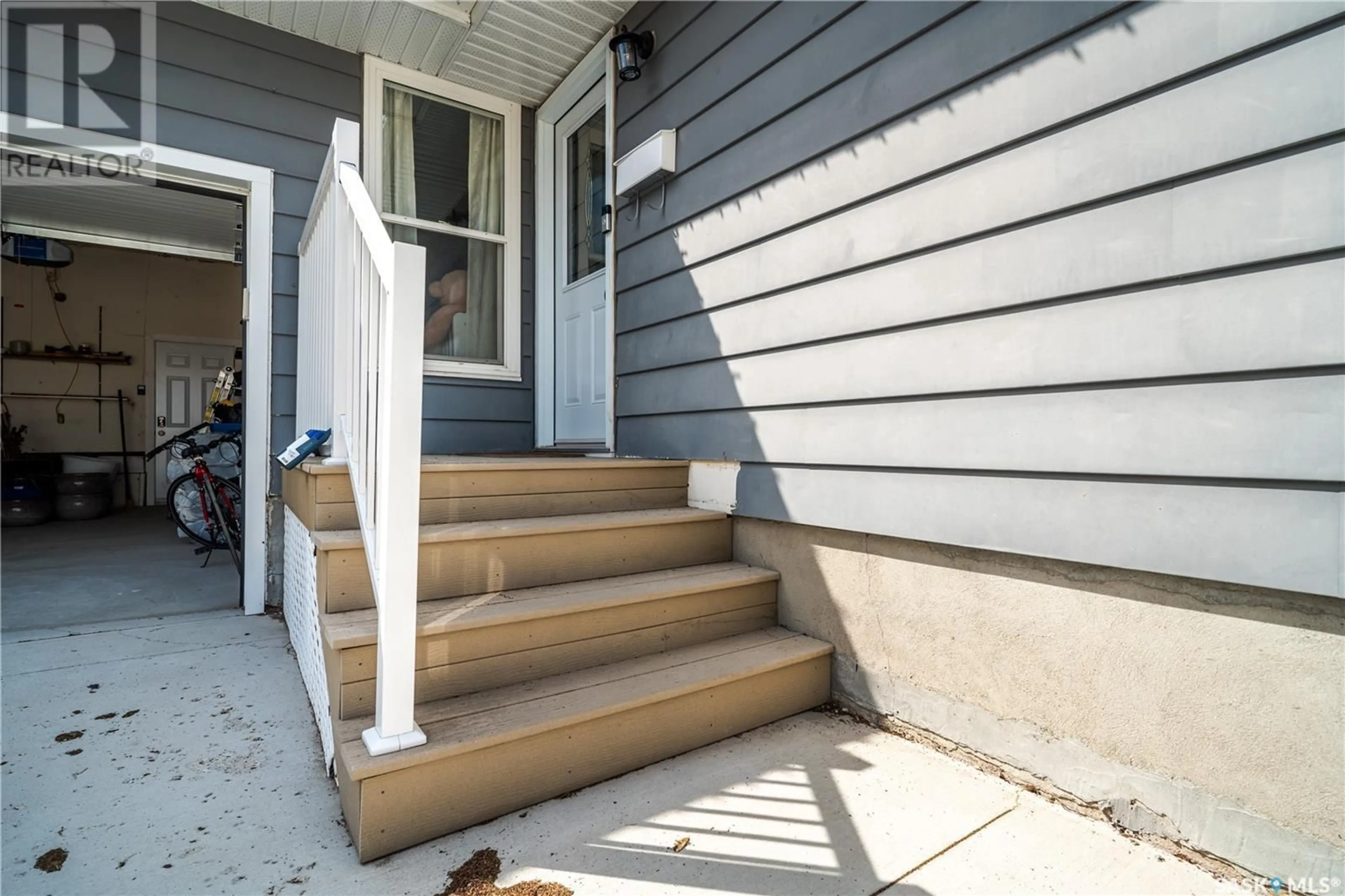 Unknown for 4026 MONTAGUE STREET, Regina Saskatchewan S4S3J9