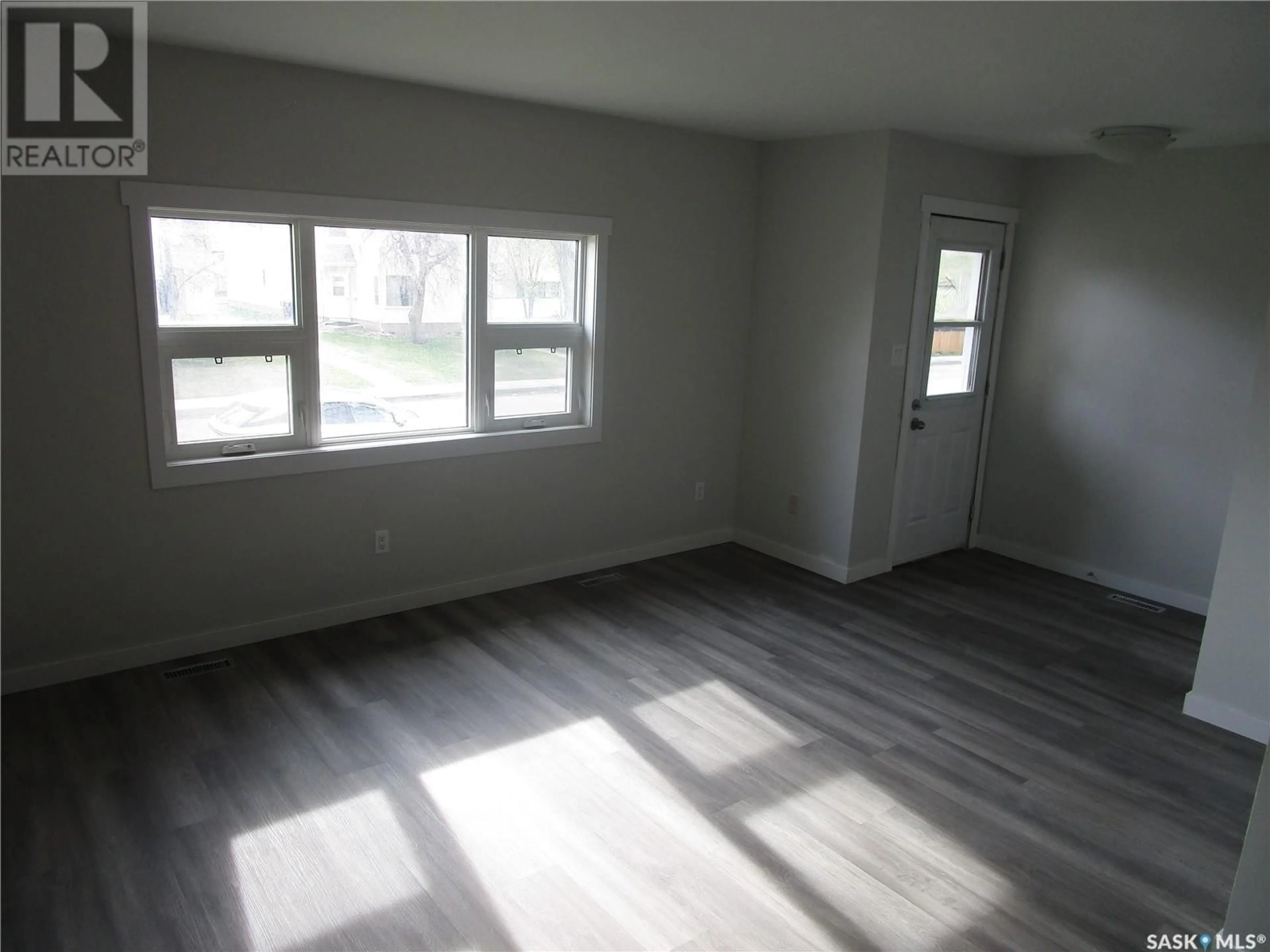 A pic of a room for 916 RAE STREET, Regina Saskatchewan S4T2B4