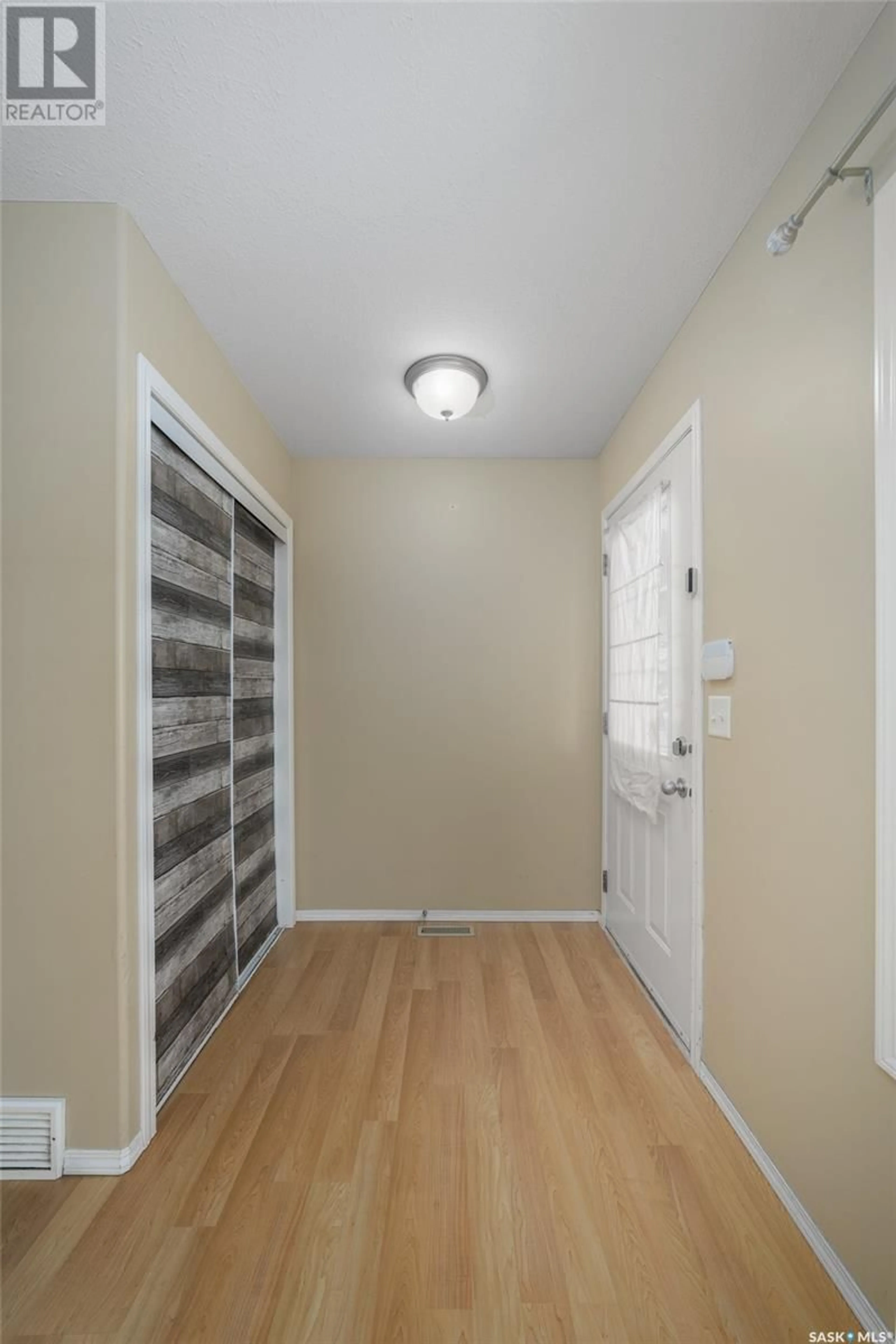 Indoor entryway for 2231 TREETOP LANE, Regina Saskatchewan S4P4V8