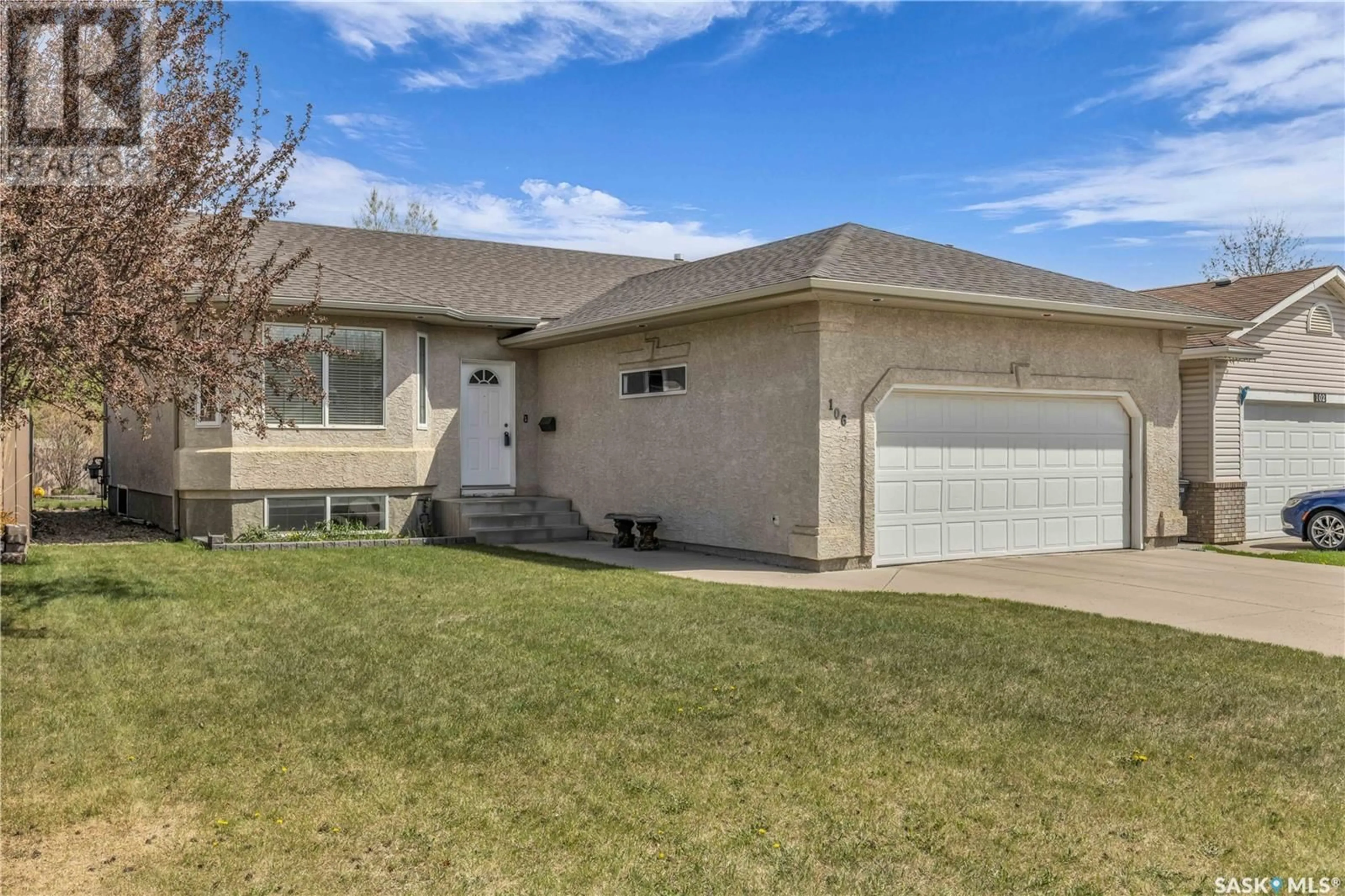 Home with vinyl exterior material, street for 106 KUTZ CRESCENT, Saskatoon Saskatchewan S7N4S5
