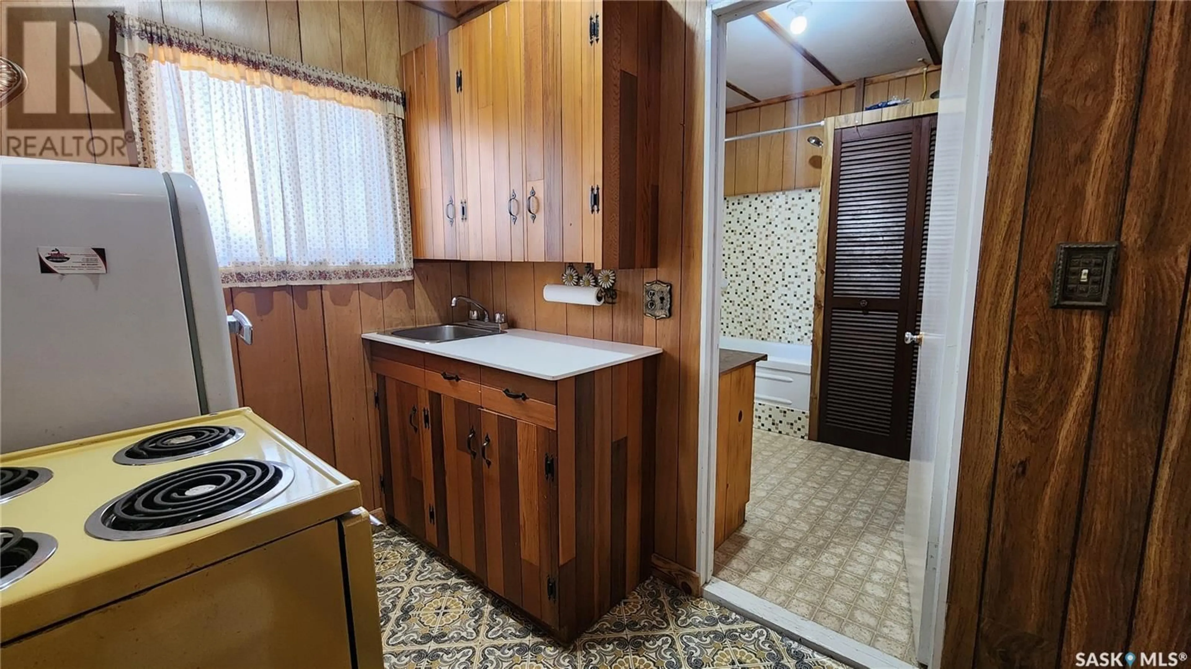 Standard kitchen, unknown for 9032 PIROT AVENUE, Cochin Saskatchewan S0M0L0