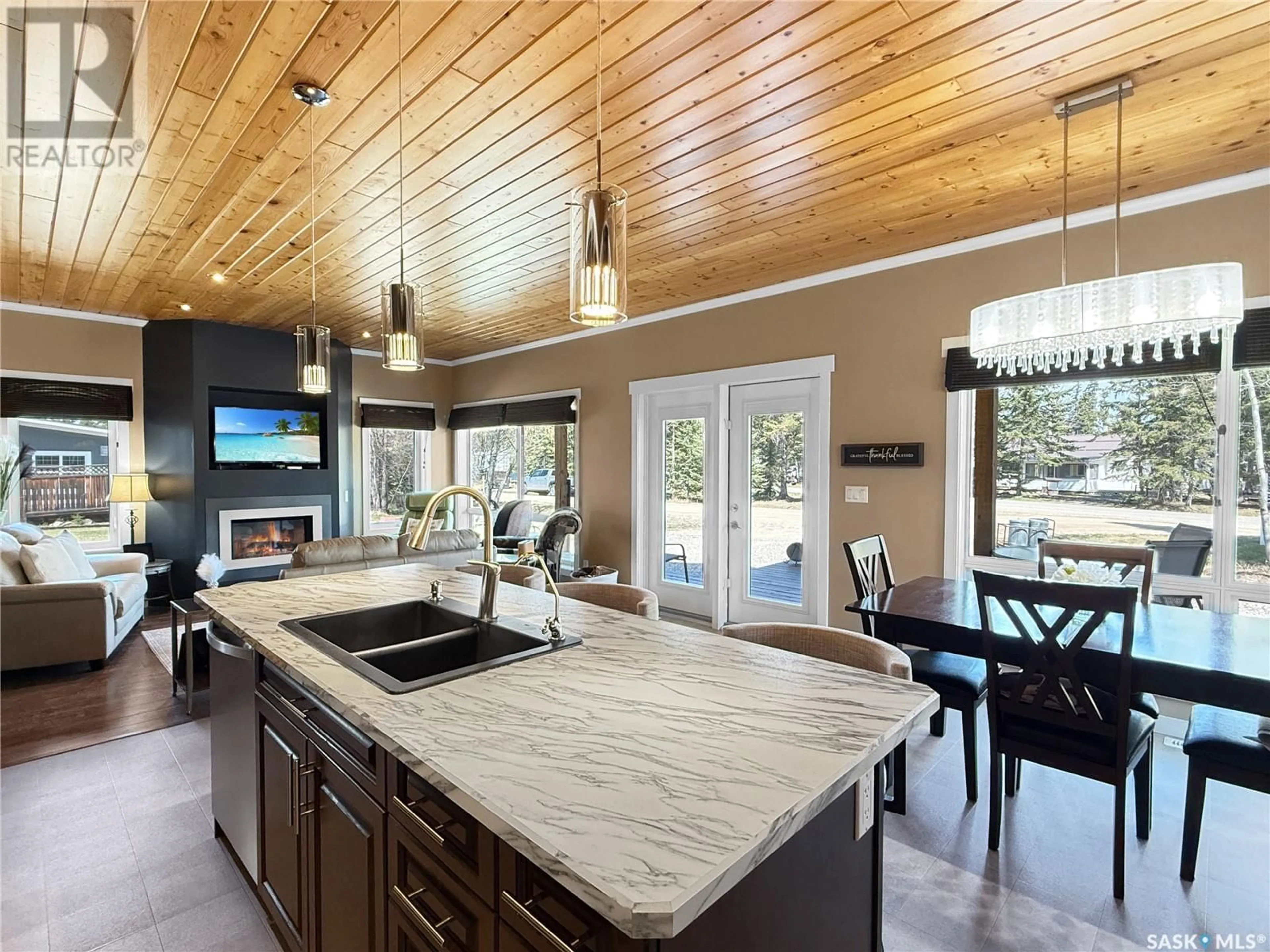 Contemporary kitchen, unknown for 3 WHITE POPLAR CRESCENT, Candle Lake Saskatchewan S0J3E0