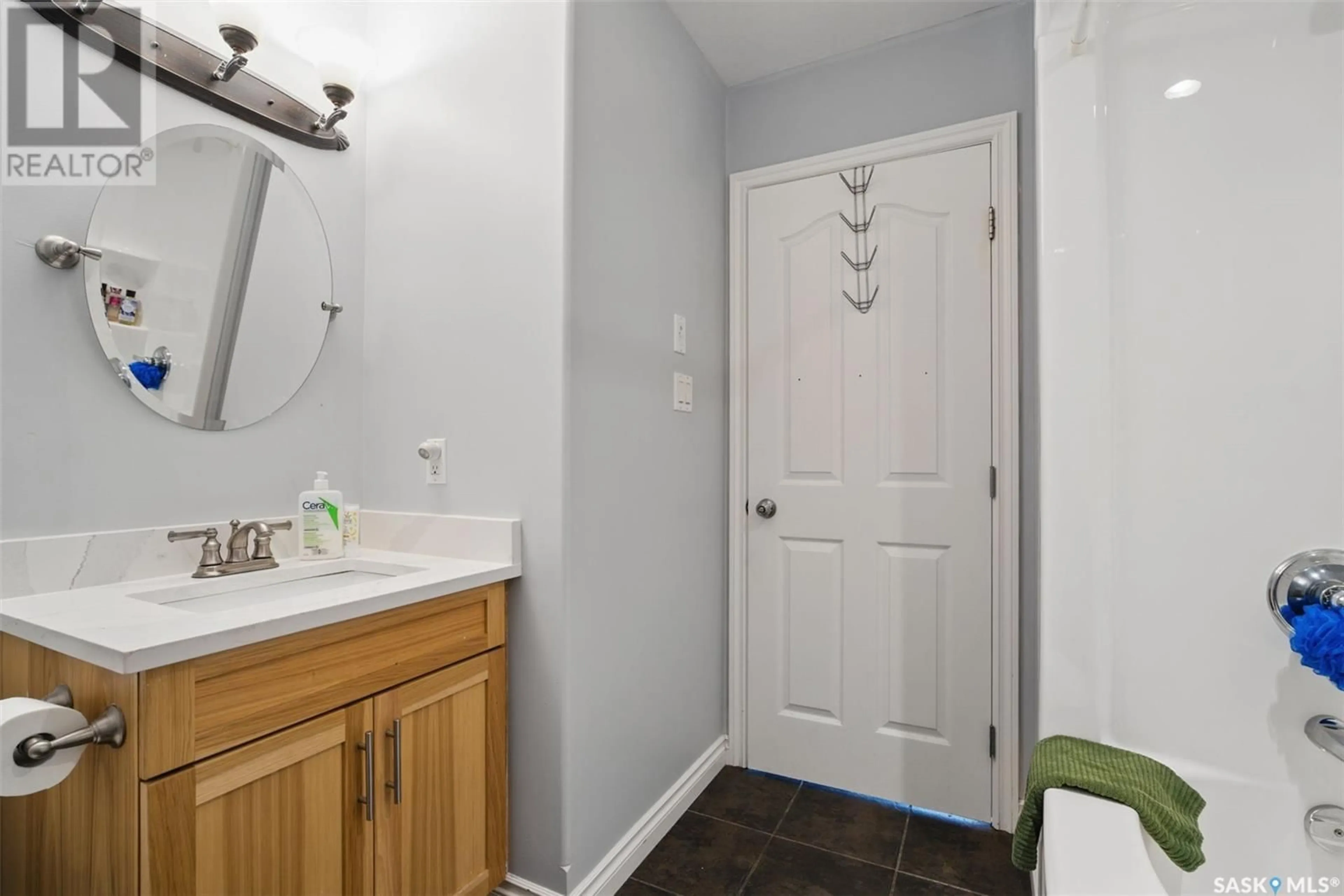Standard bathroom, ceramic/tile floor for MOLNAR ACREAGE, Vanscoy Rm No. 345 Saskatchewan S0K1V0