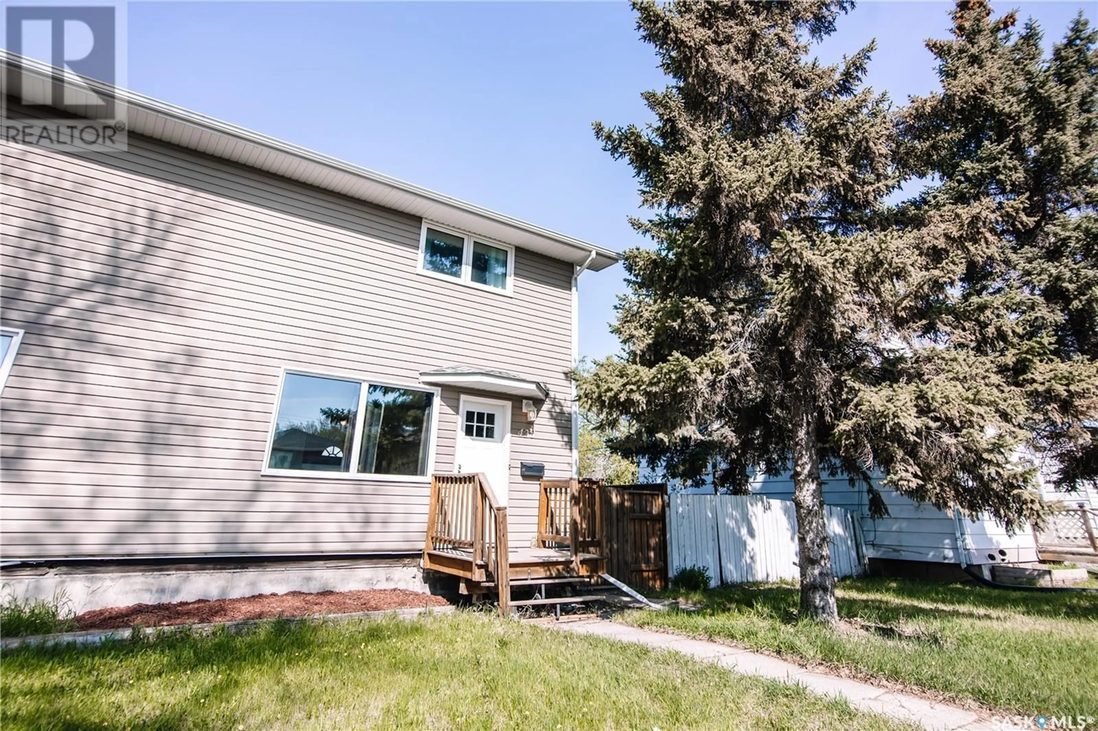 Home with vinyl exterior material, street for 428 CORNWALL STREET, Regina Saskatchewan S4R2G8