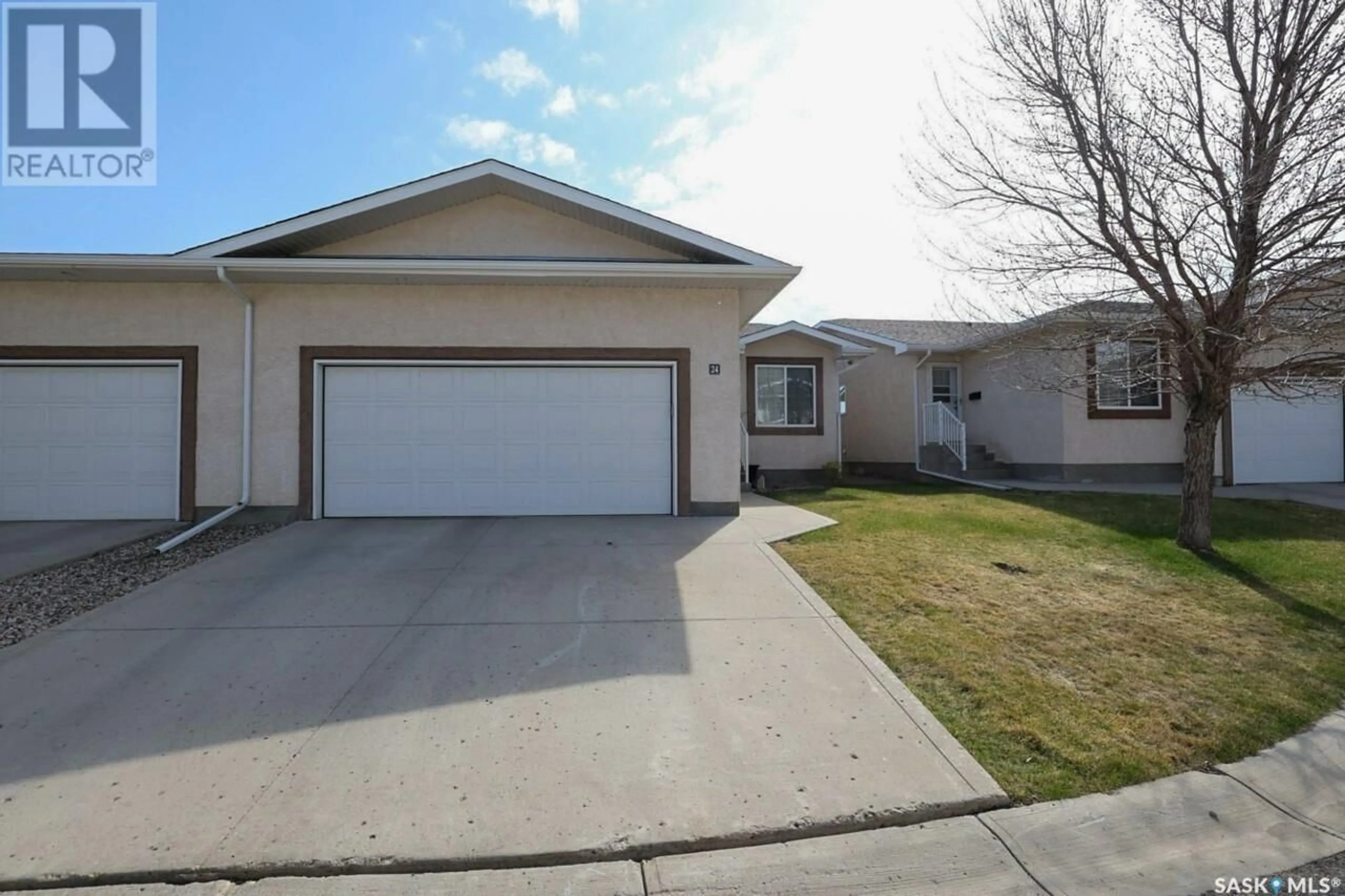 Home with vinyl exterior material, street for 24 - 4425 NICURITY DRIVE, Regina Saskatchewan S4X0E6