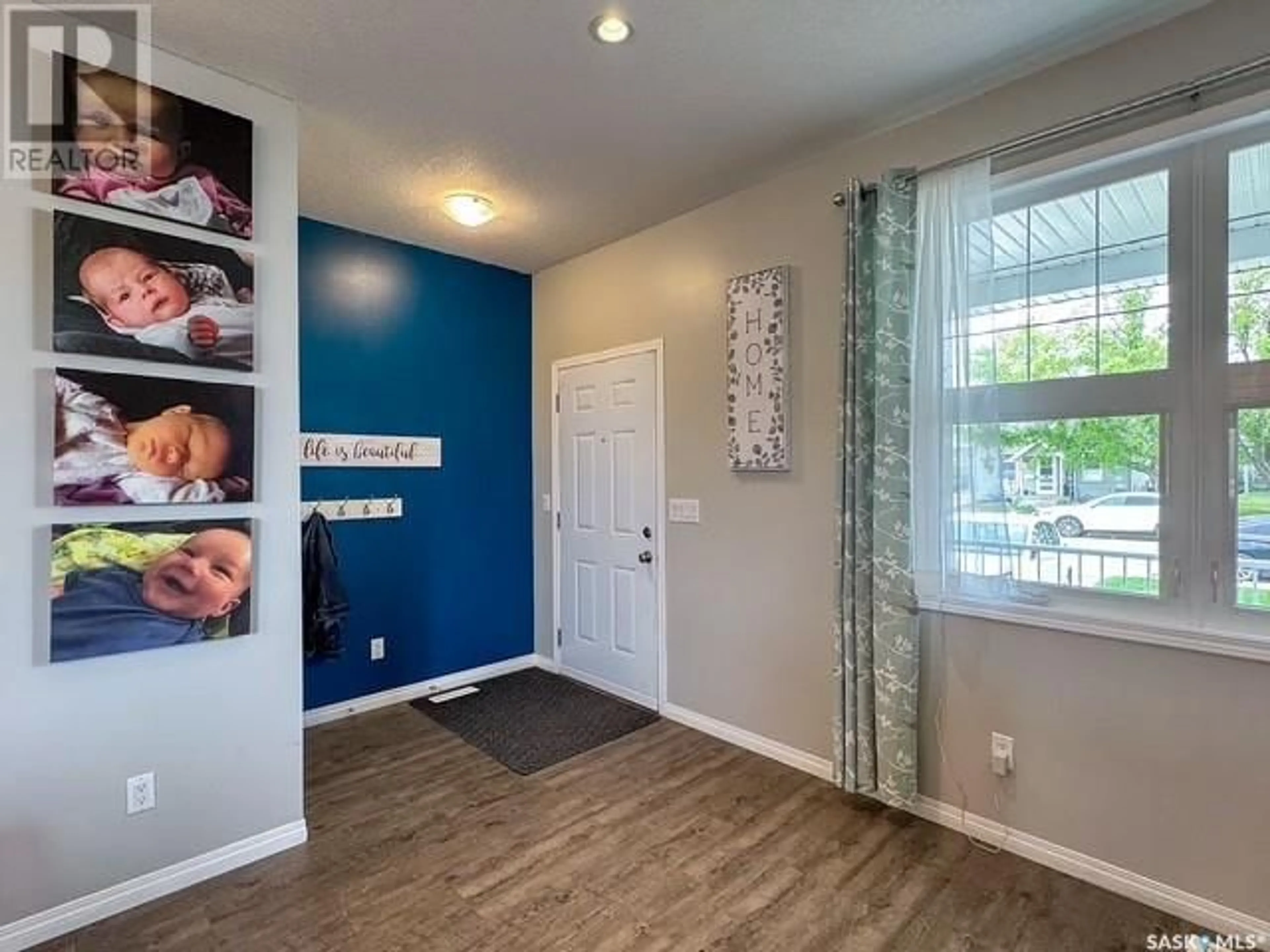 Indoor entryway for NE - 23 9TH AVENUE, Swift Current Saskatchewan S9H2R9