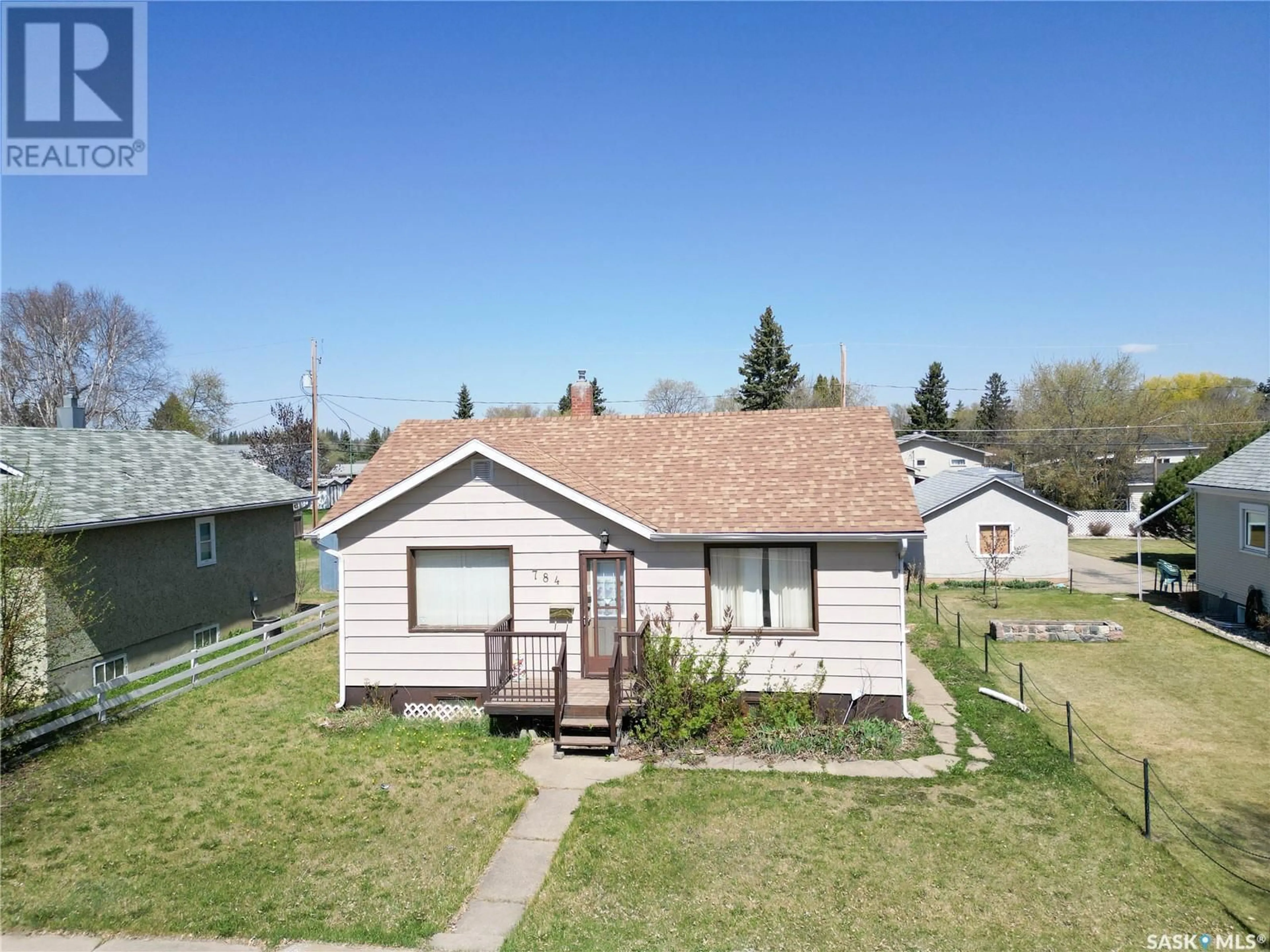 A pic from outside/outdoor area/front of a property/back of a property/a pic from drone, street for 784 4TH STREET, Prince Albert Saskatchewan S6V0K3
