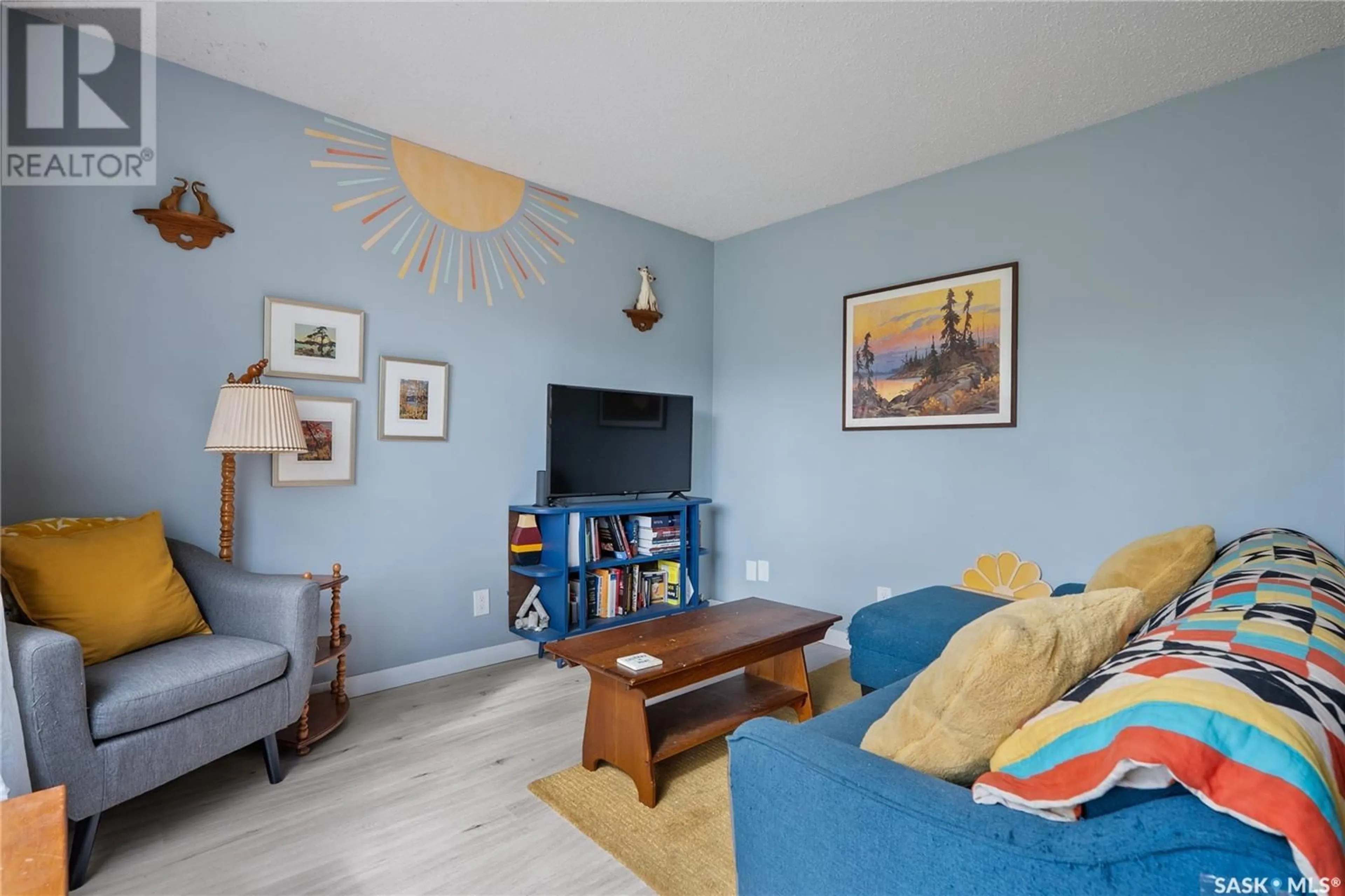 Living room with furniture, unknown for 720 I AVENUE, Saskatoon Saskatchewan S7M1Y9