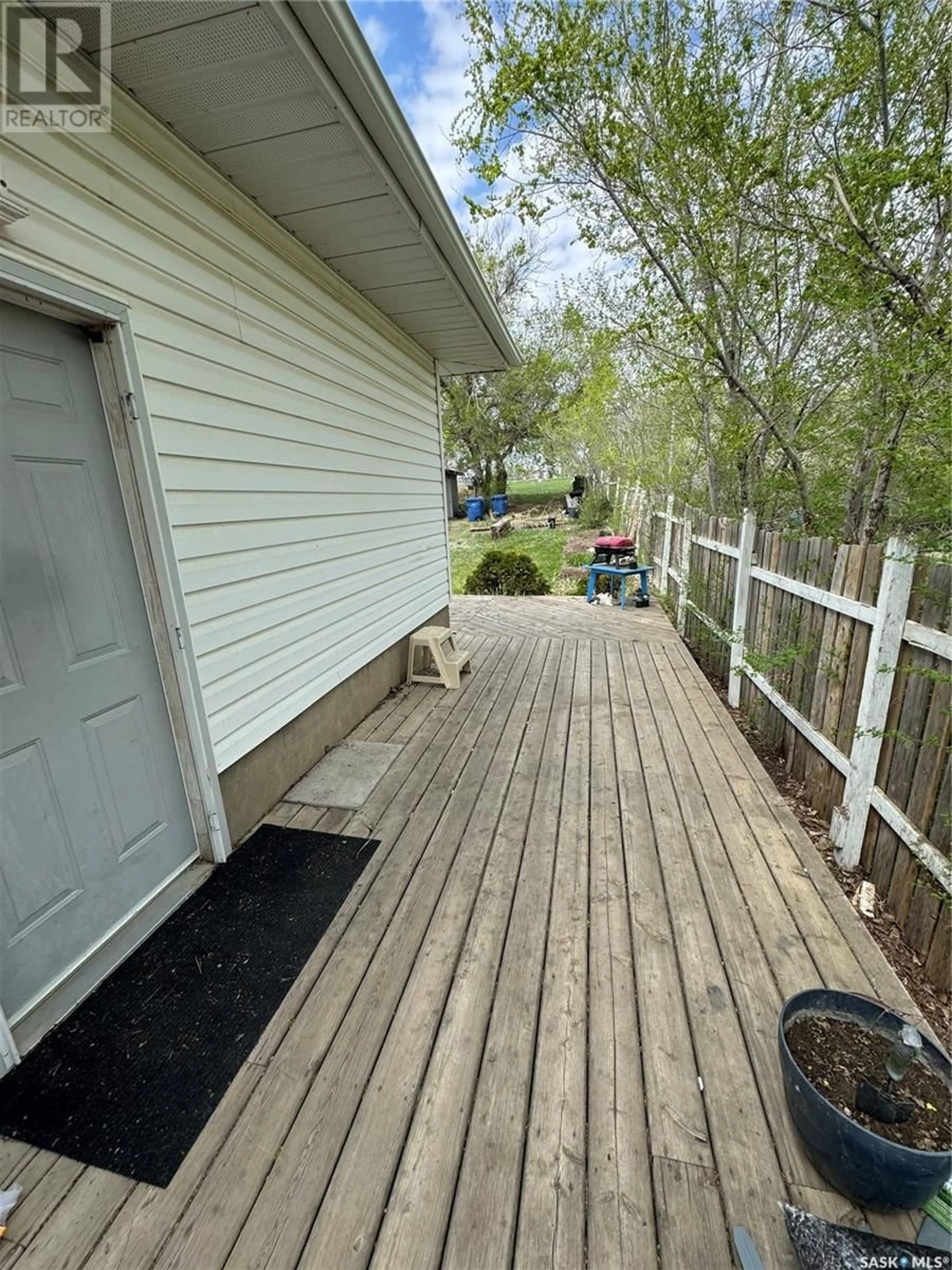 Unknown for 946 ATHABASCA STREET E, Moose Jaw Saskatchewan S6H0M9