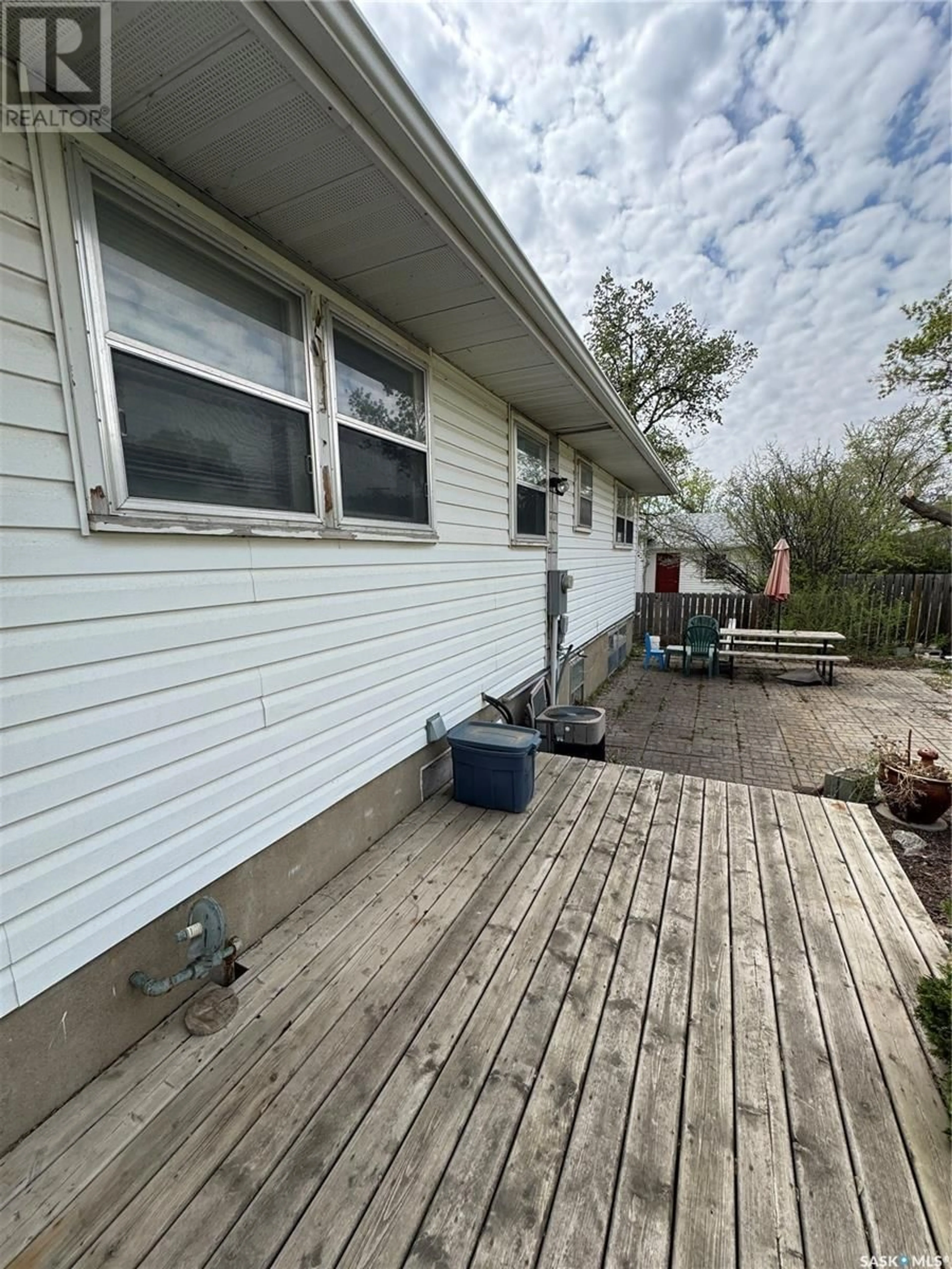 Unknown for 946 ATHABASCA STREET E, Moose Jaw Saskatchewan S6H0M9
