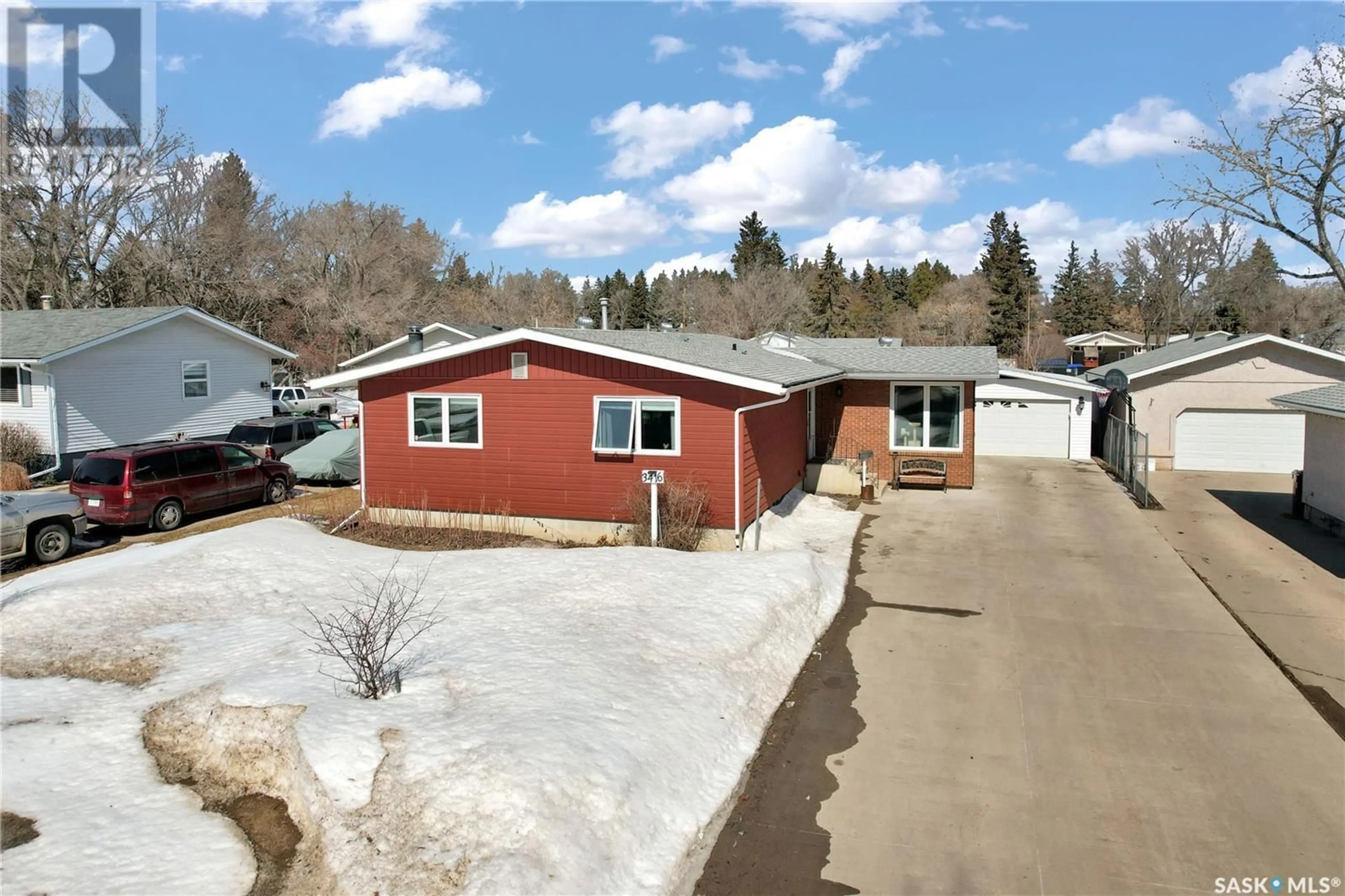A pic from outside/outdoor area/front of a property/back of a property/a pic from drone, street for 3416 DIEPPE STREET, Saskatoon Saskatchewan S7M3S9