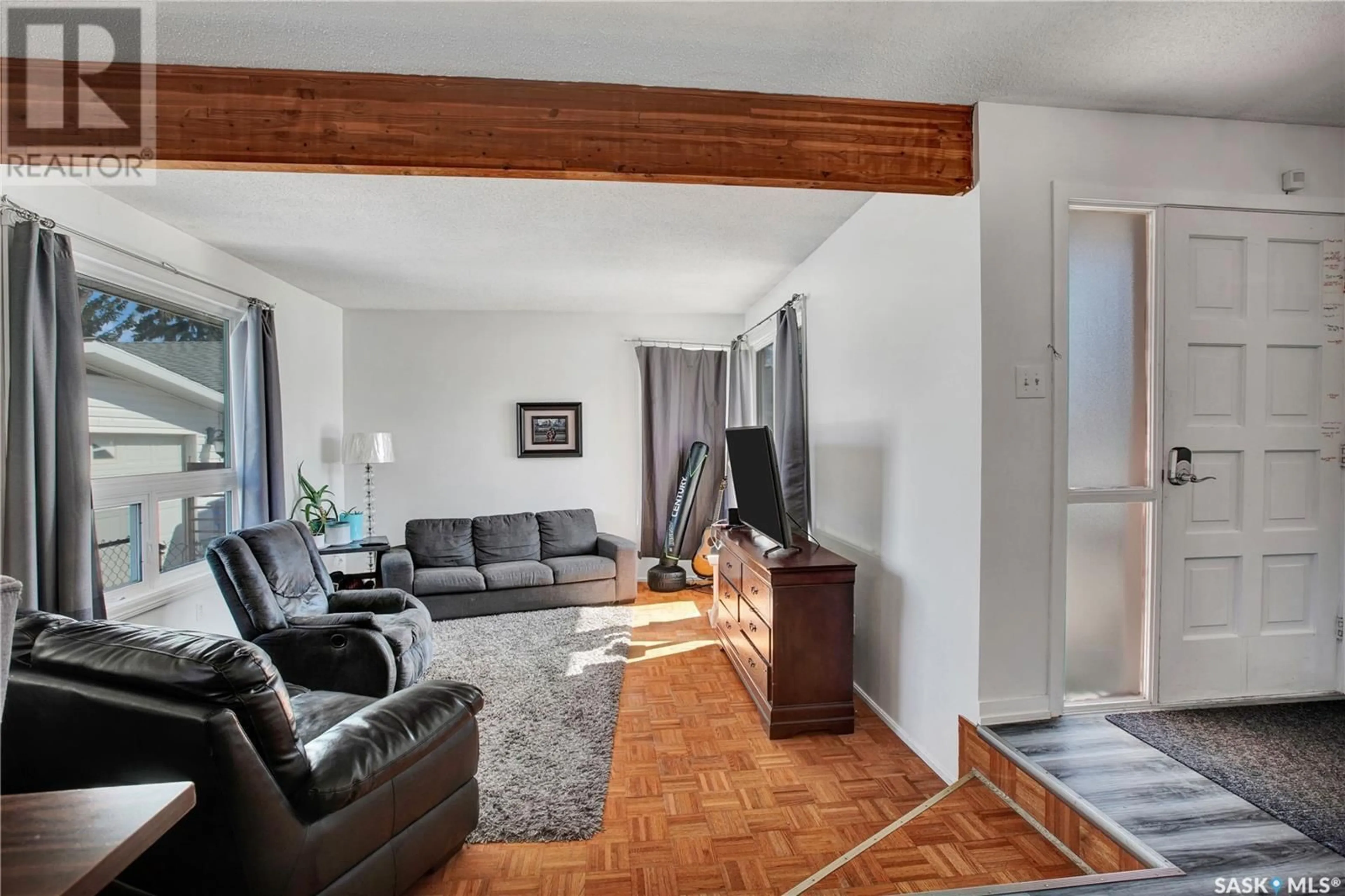 Living room with furniture, unknown for 3416 DIEPPE STREET, Saskatoon Saskatchewan S7M3S9
