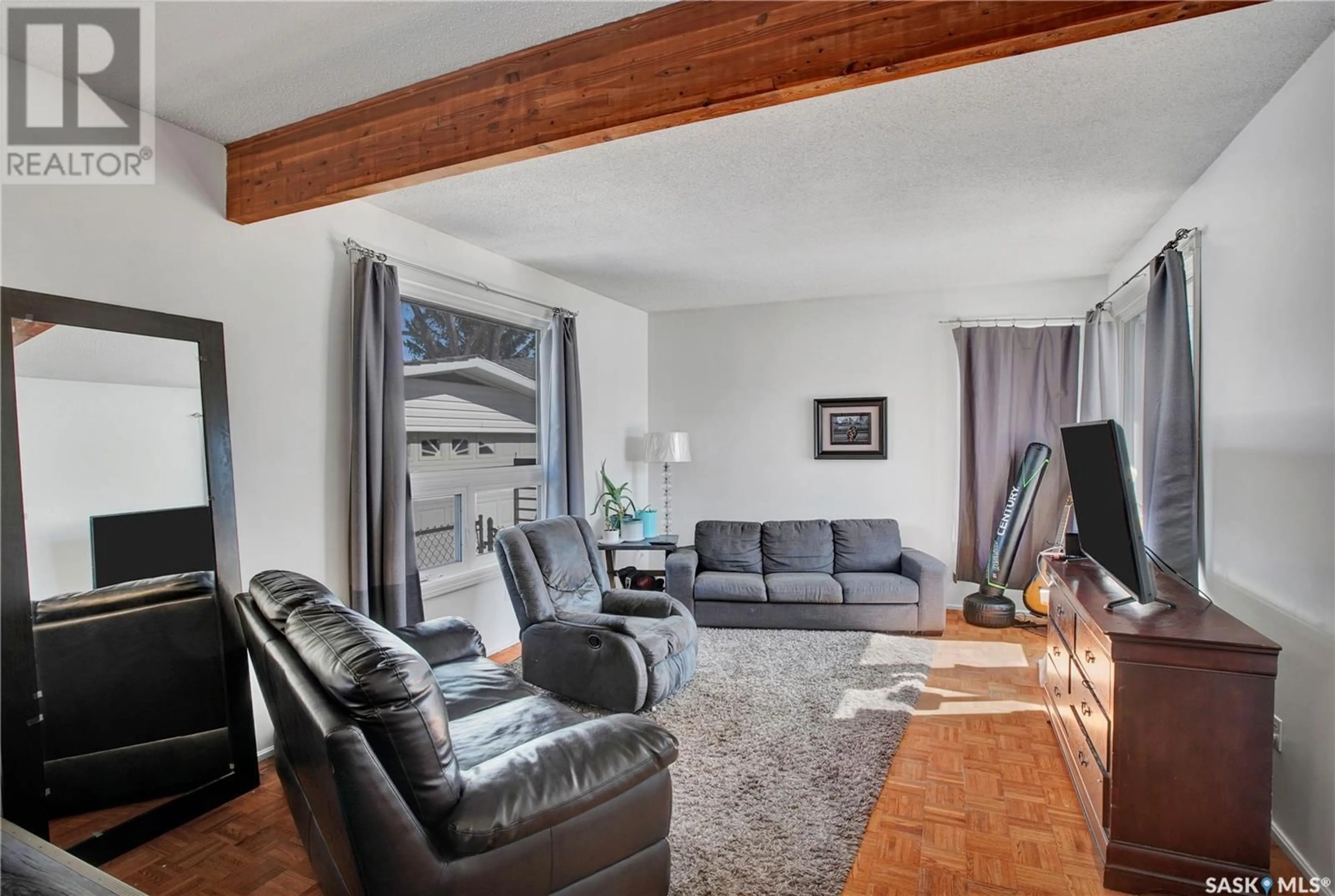 Living room with furniture, unknown for 3416 DIEPPE STREET, Saskatoon Saskatchewan S7M3S9