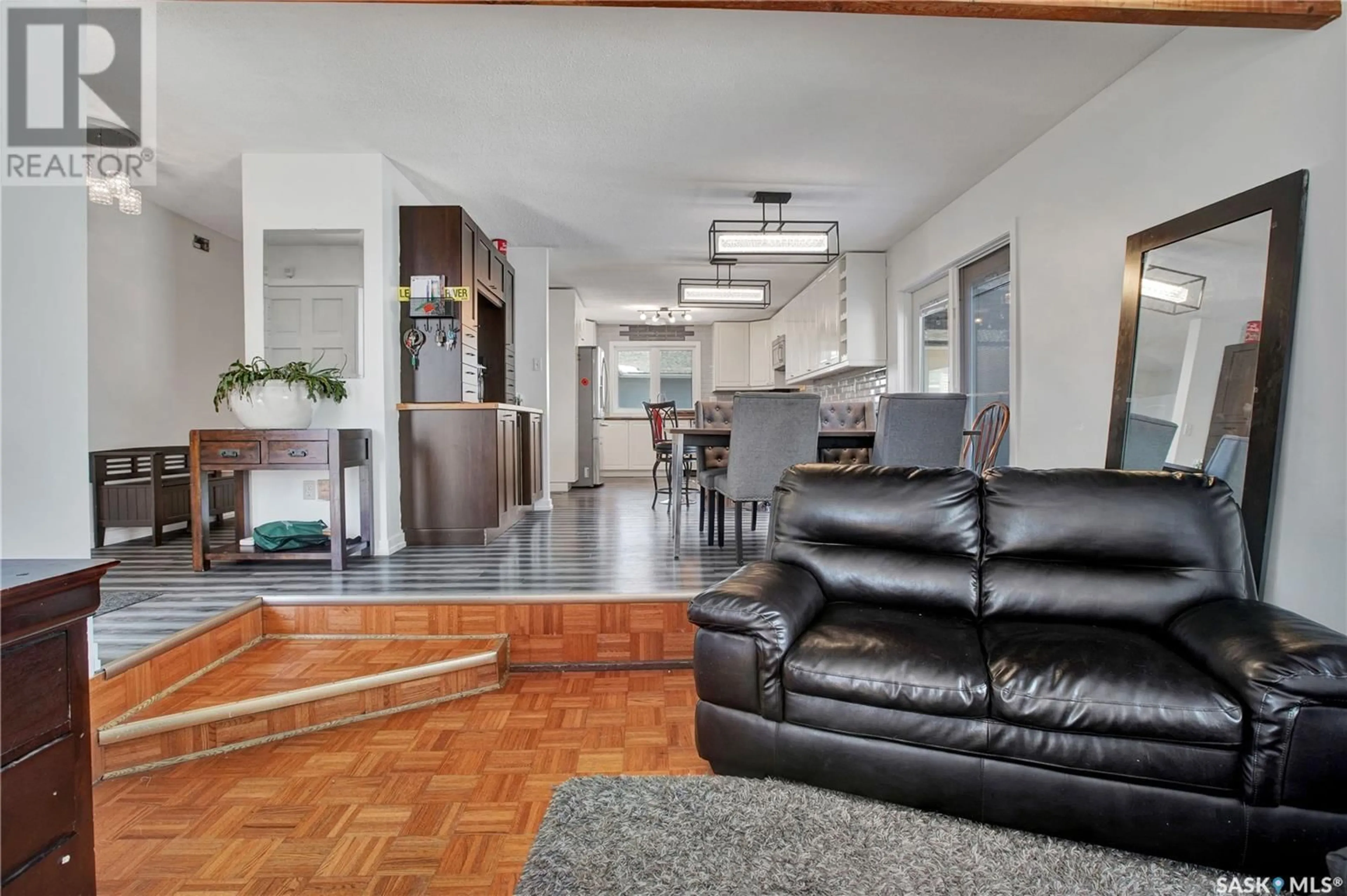 Living room with furniture, unknown for 3416 DIEPPE STREET, Saskatoon Saskatchewan S7M3S9