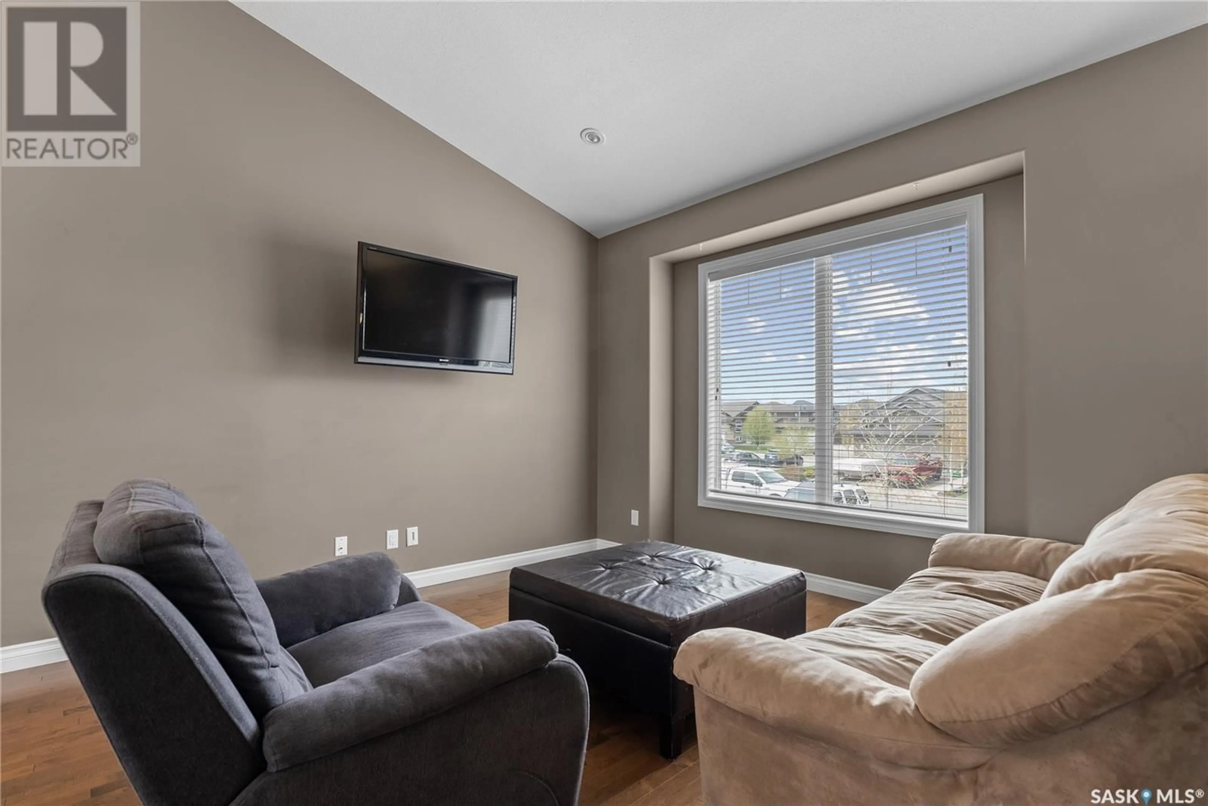 Living room with furniture, unknown for 786 SUTTER CRESCENT, Saskatoon Saskatchewan S7T0R5
