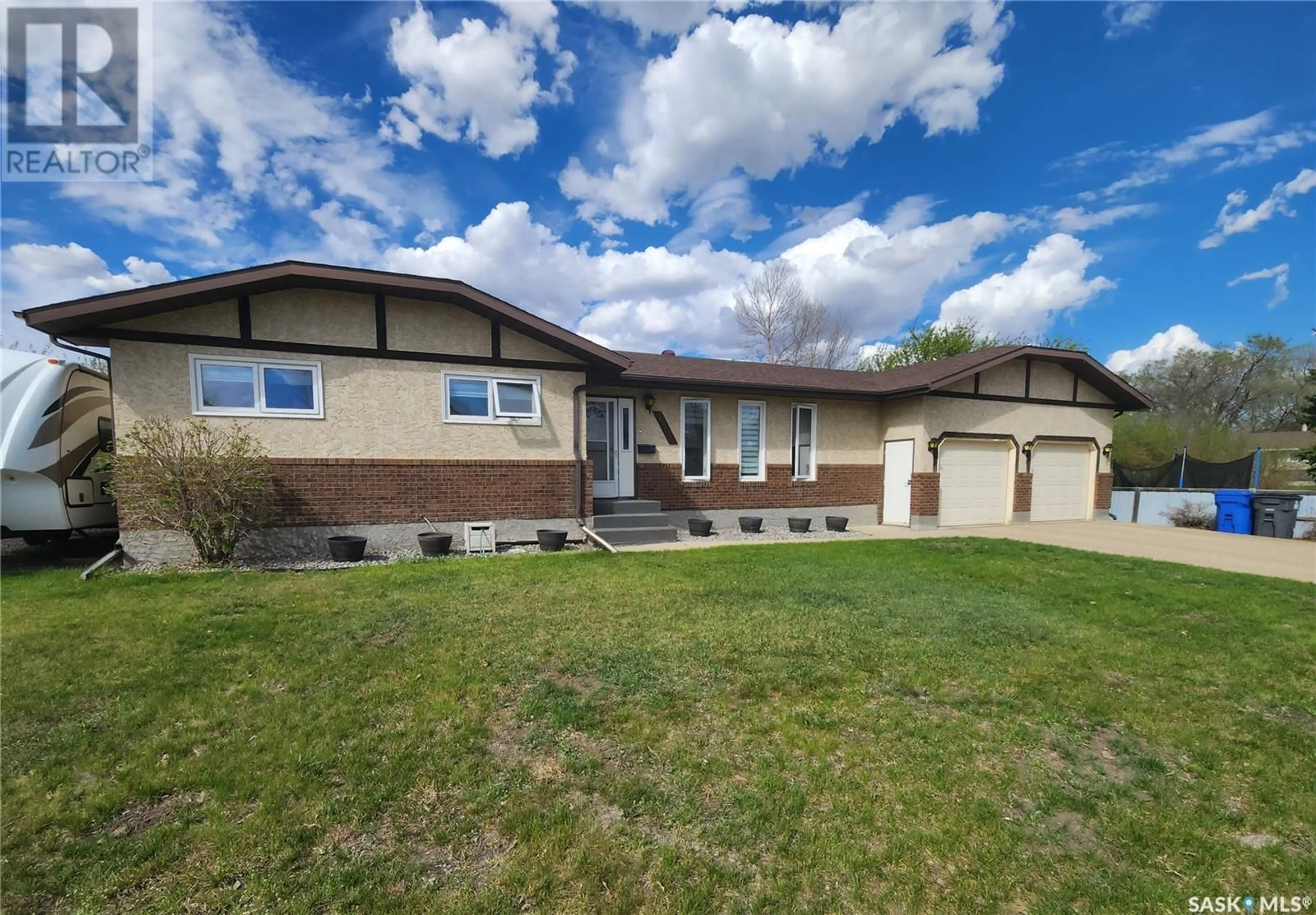 Home with vinyl exterior material, street for 1600 WAHLMEIER DRIVE, Estevan Saskatchewan S4A2L4