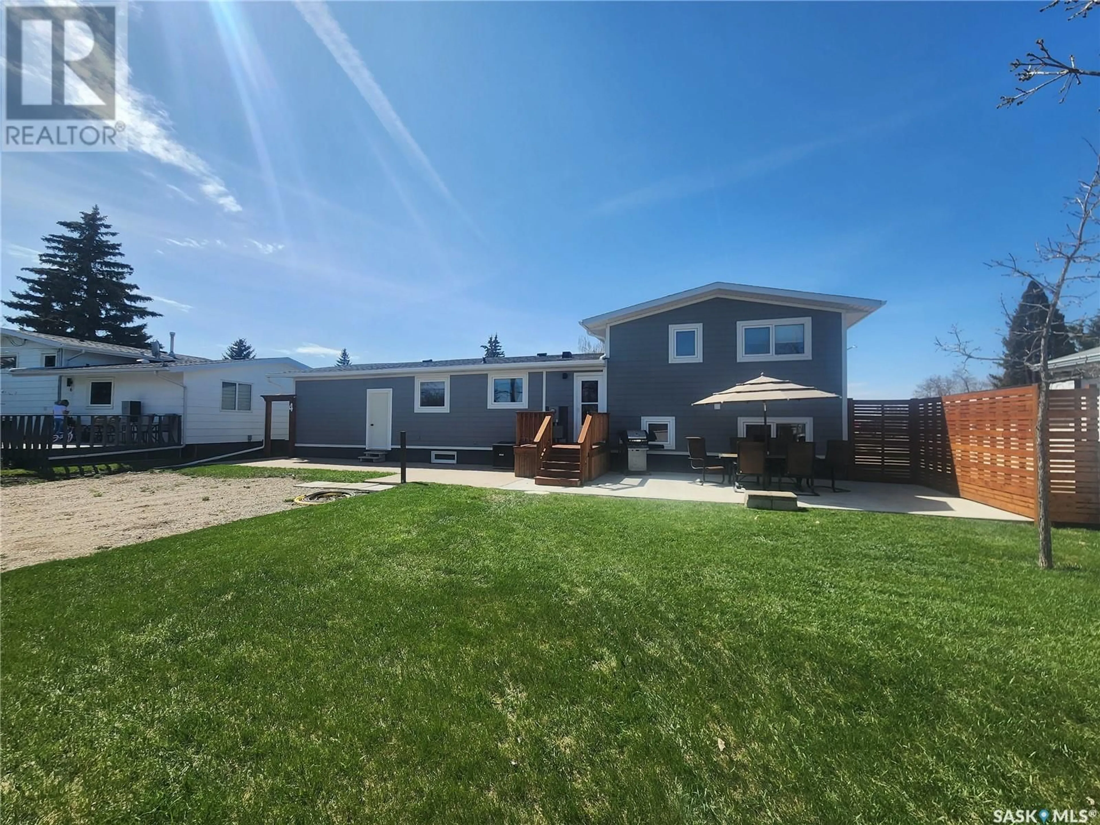 A pic from outside/outdoor area/front of a property/back of a property/a pic from drone, unknown for 4 GARVIN BAY, Melville Saskatchewan S0A2P0