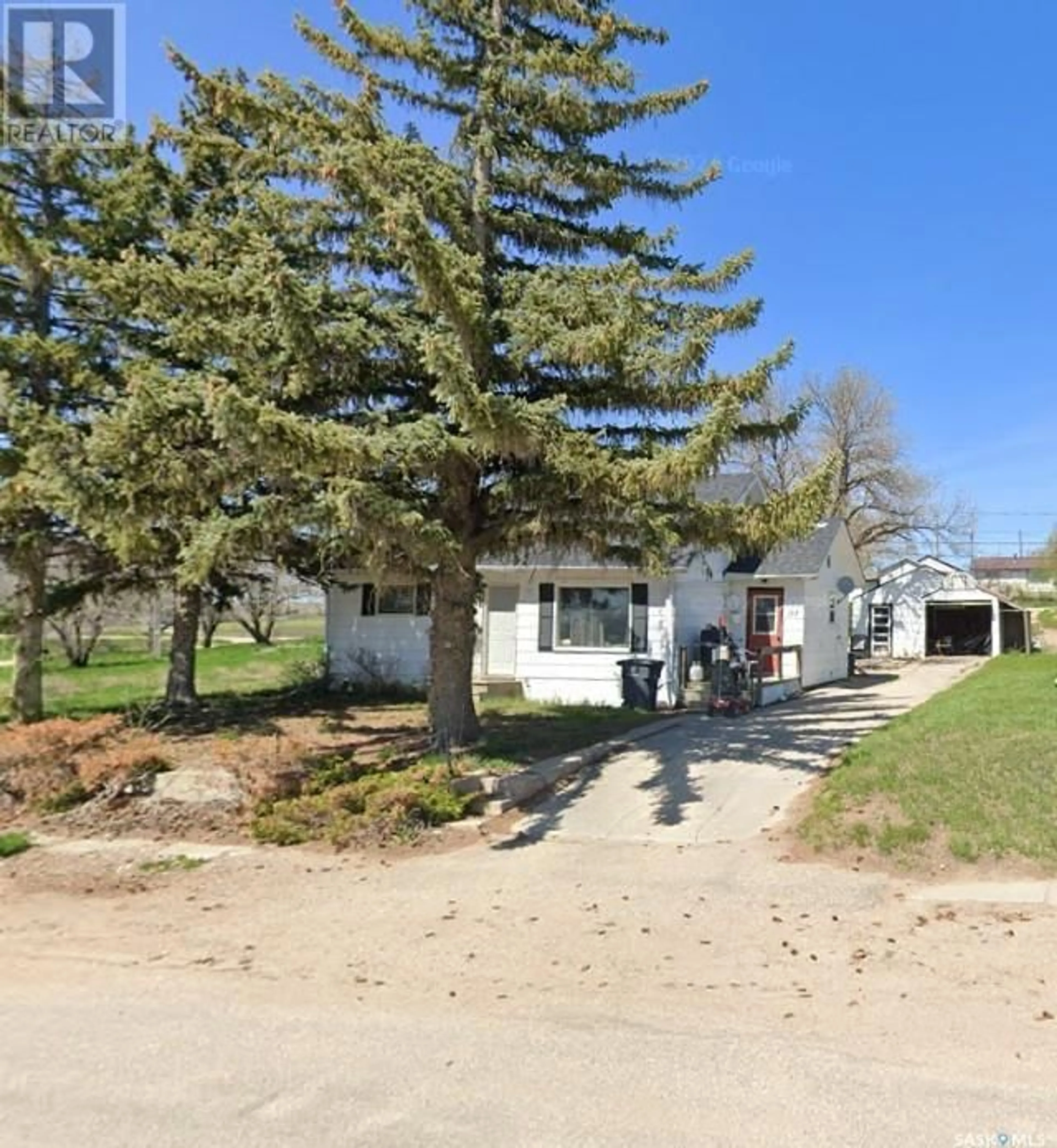 A pic from outside/outdoor area/front of a property/back of a property/a pic from drone, street for 107 RAILWAY AVENUE, Beechy Saskatchewan S0L0C0