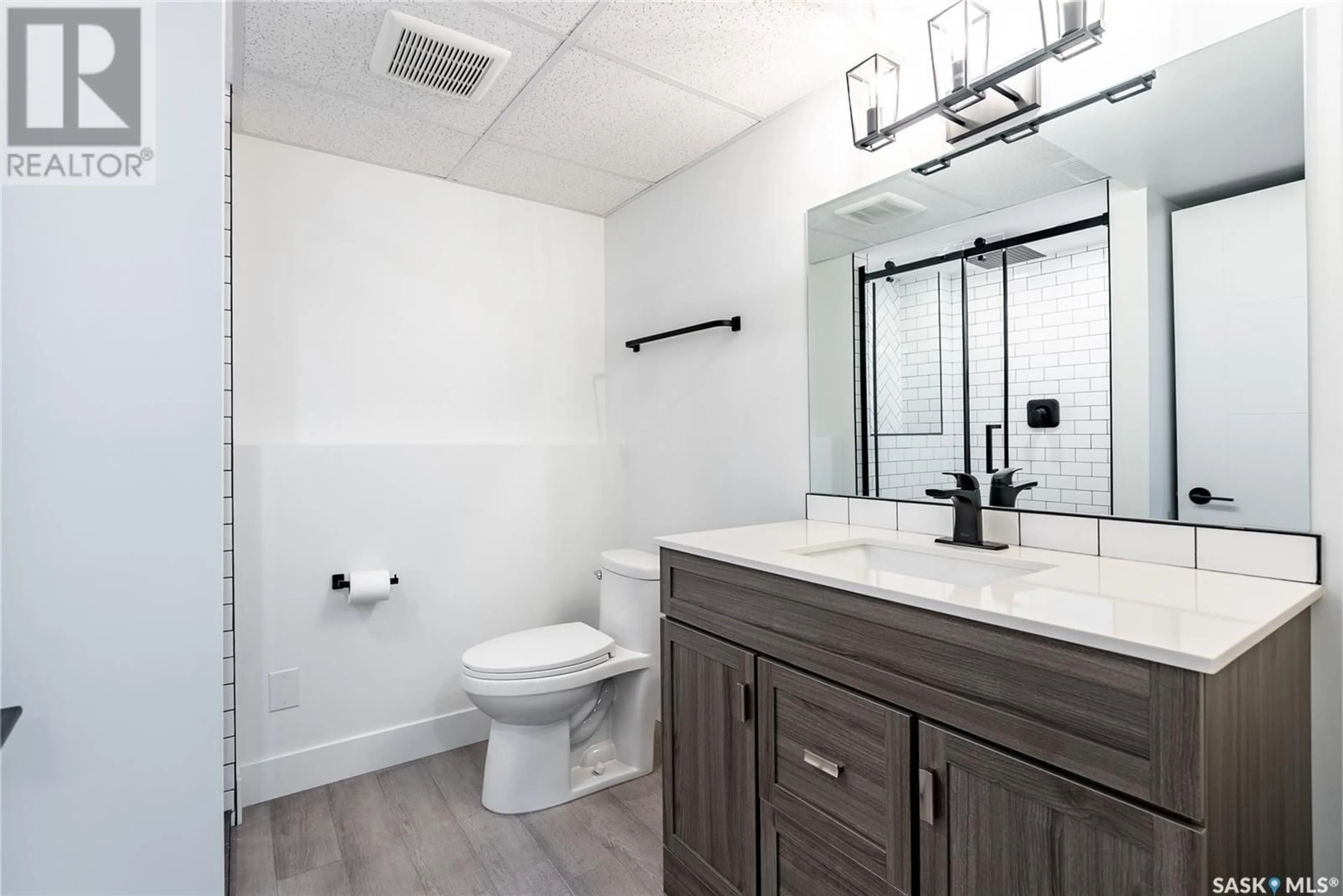 Standard bathroom, ceramic/tile floor for 251 KEELEY CRESCENT, Saskatoon Saskatchewan S7J4B9
