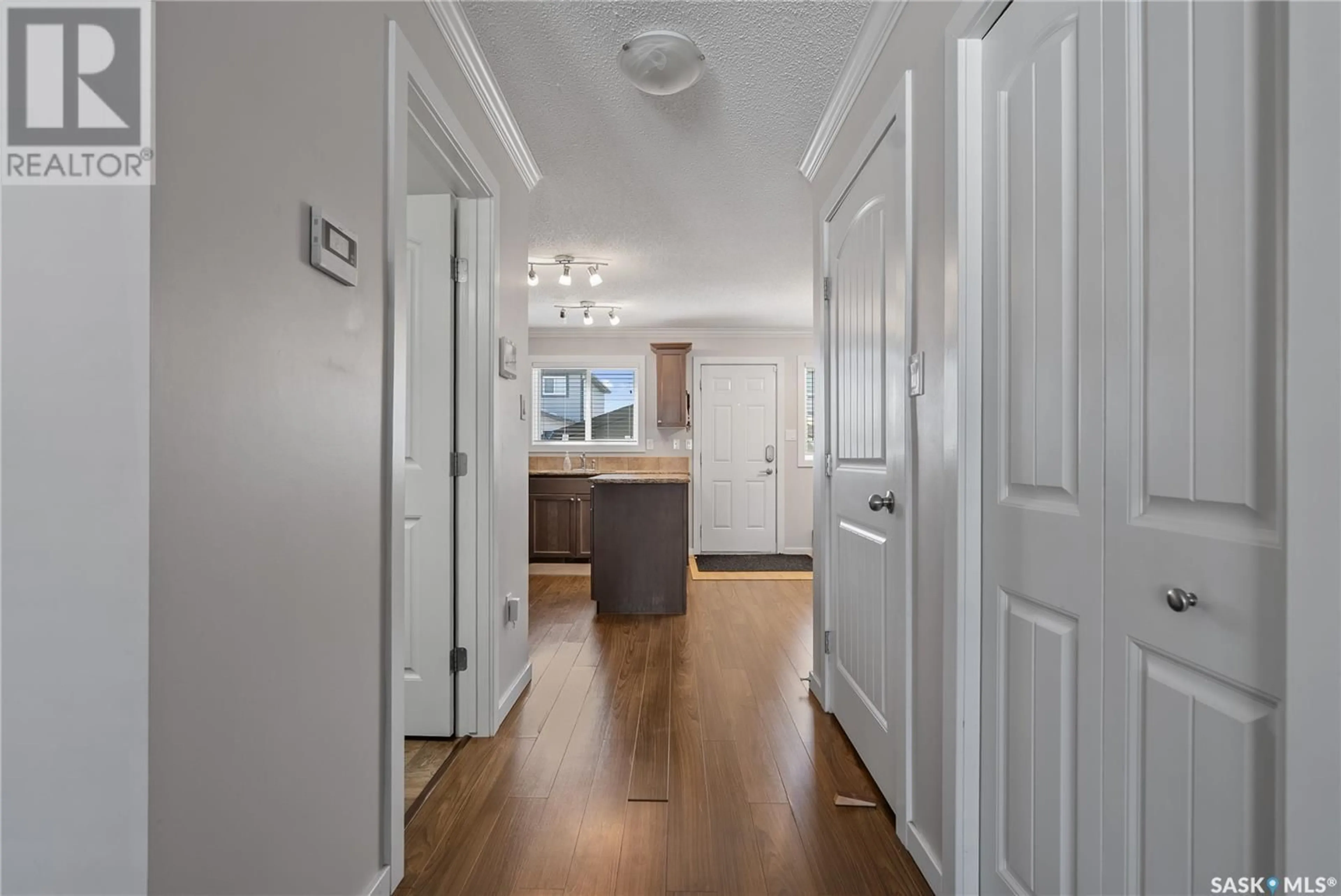 Indoor entryway for 207 - 21 MCCALLUM WAY, Saskatoon Saskatchewan S7R0K6