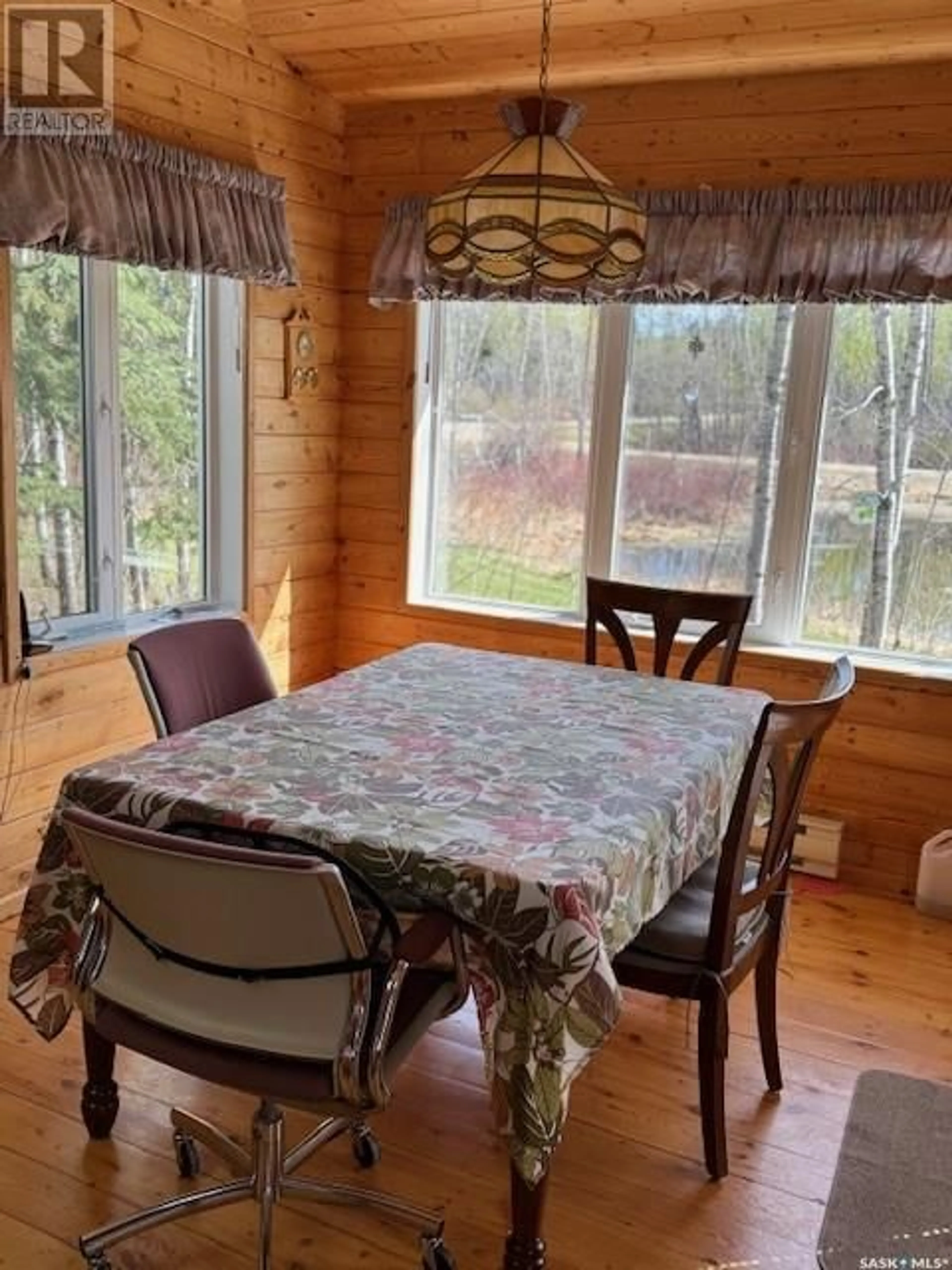 Dining room, wood/laminate floor for 7 LAKEVIEW COURT, Turtle View Saskatchewan S0M0Y0