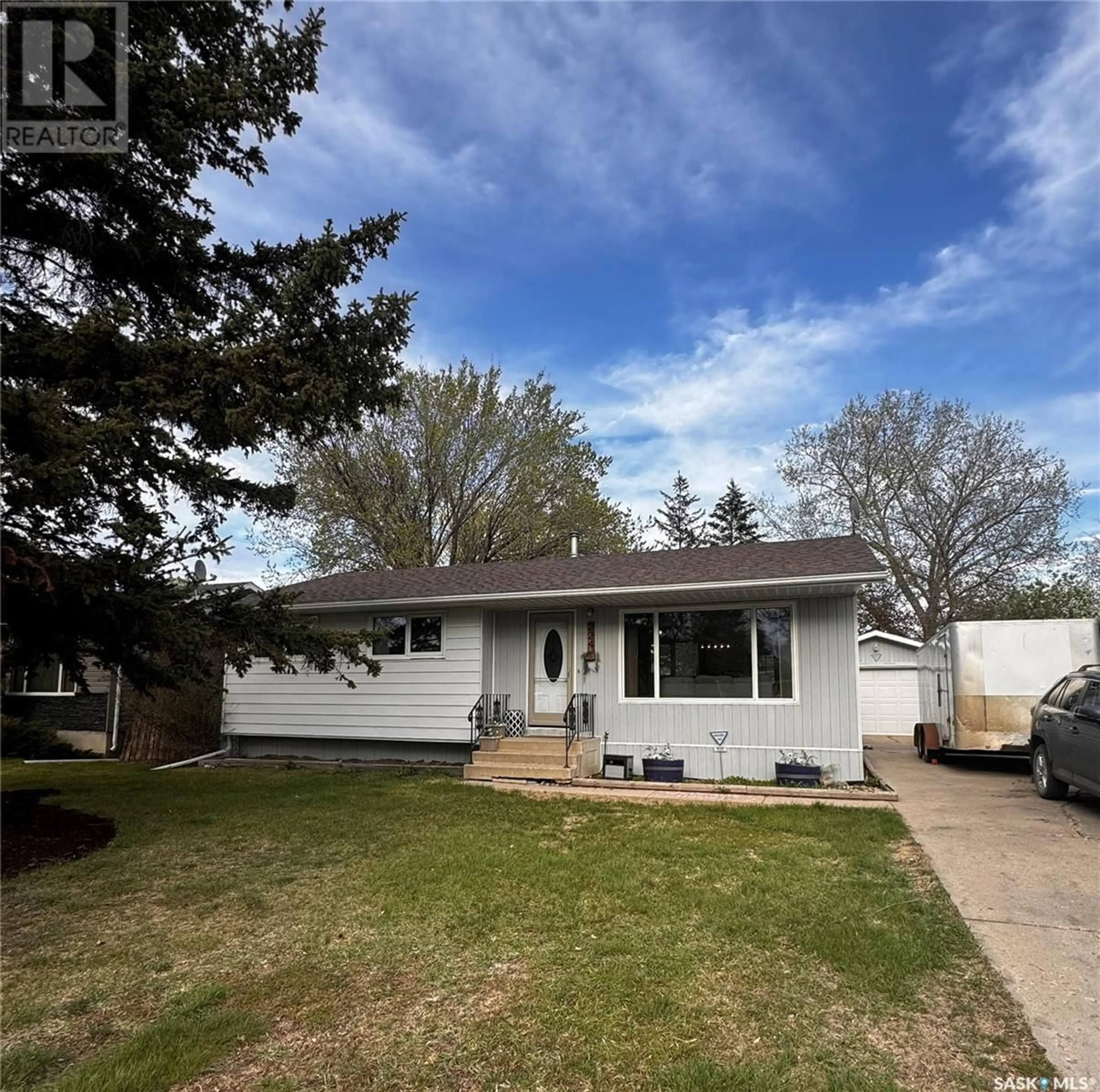Unknown for 224 17TH STREET, Weyburn Saskatchewan S4H2P2