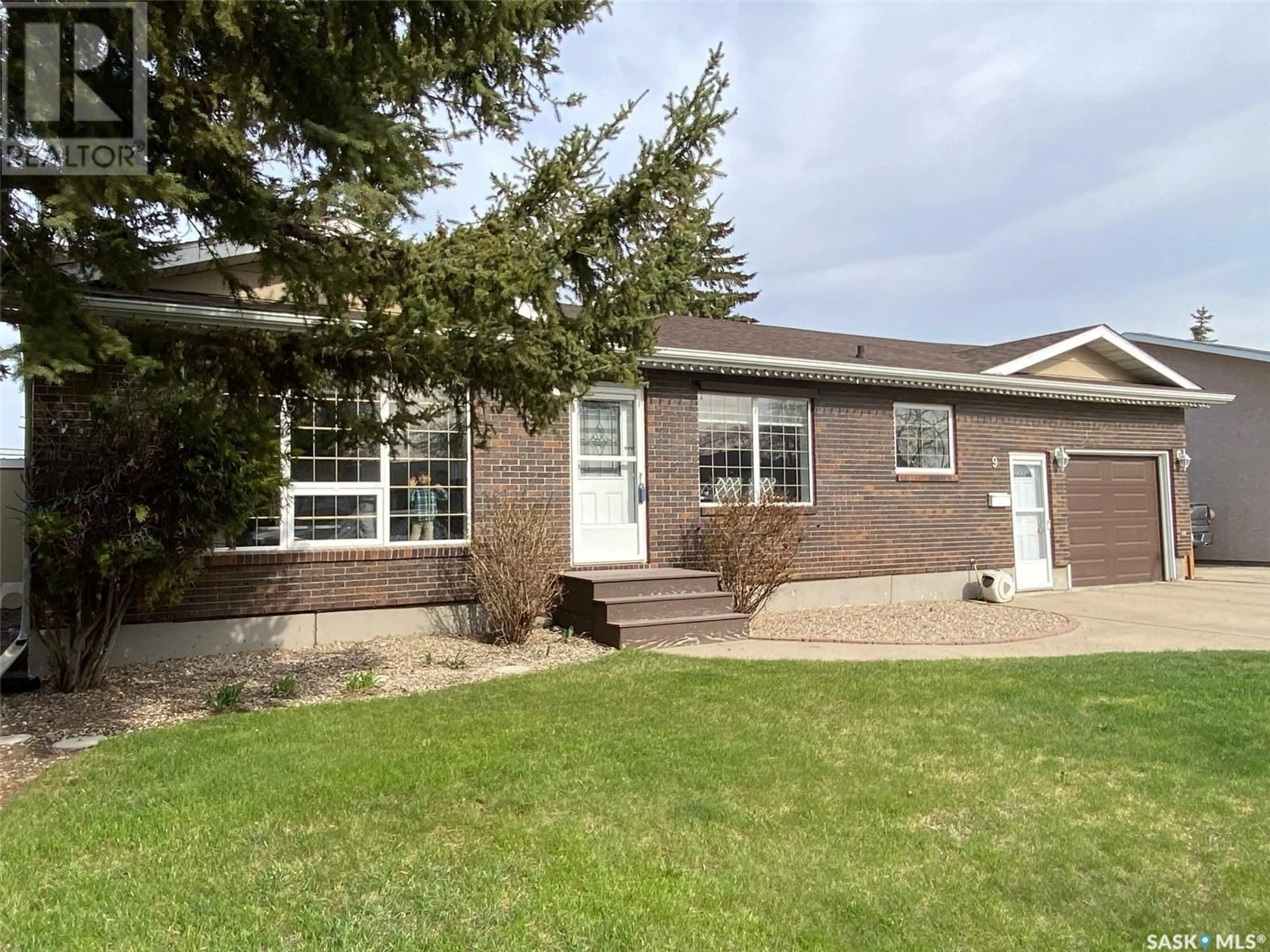 Unknown for 9 CARDINAL BAY, Yorkton Saskatchewan S3N3E4