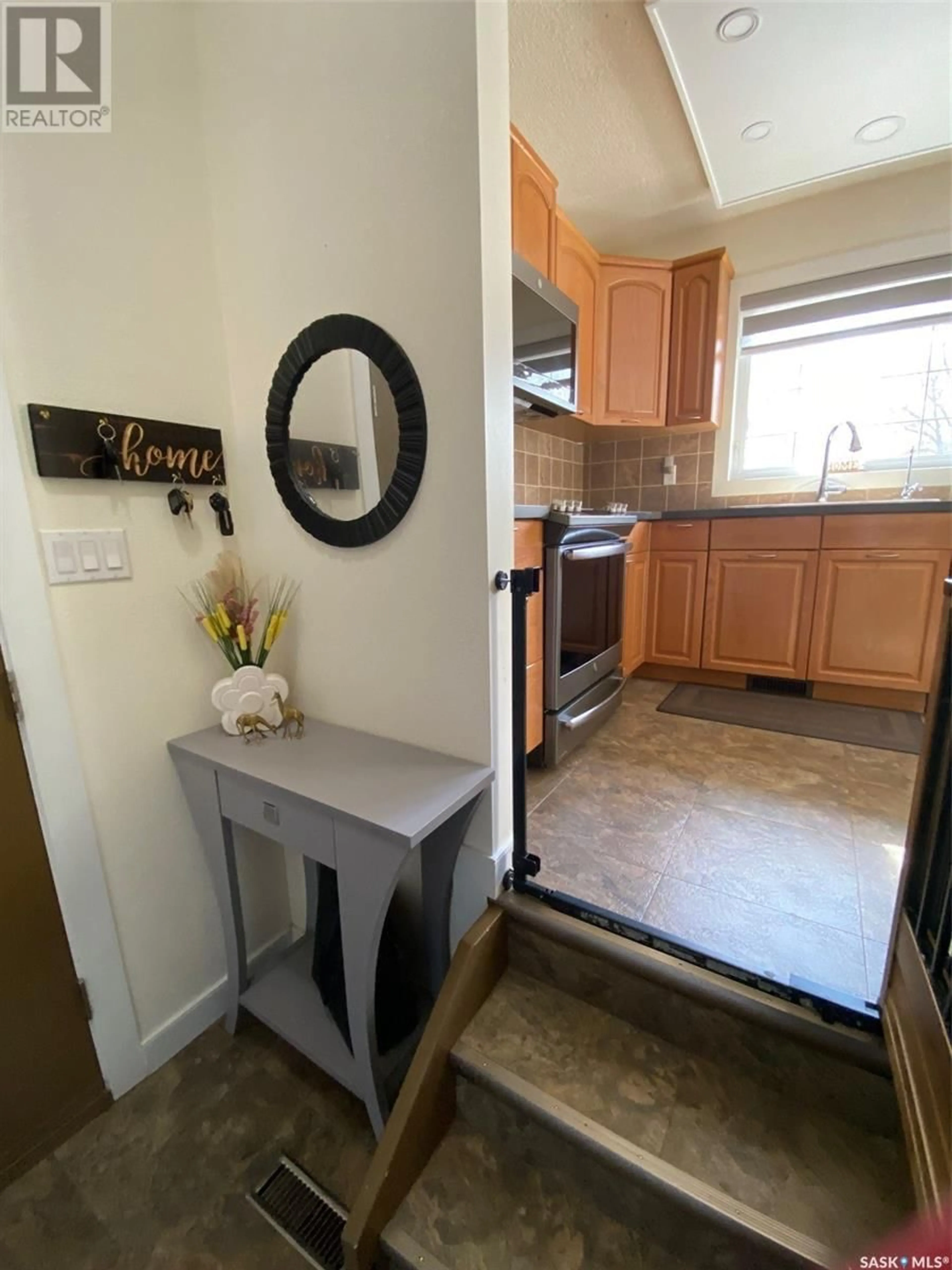 Standard kitchen, unknown for 9 CARDINAL BAY, Yorkton Saskatchewan S3N3E4