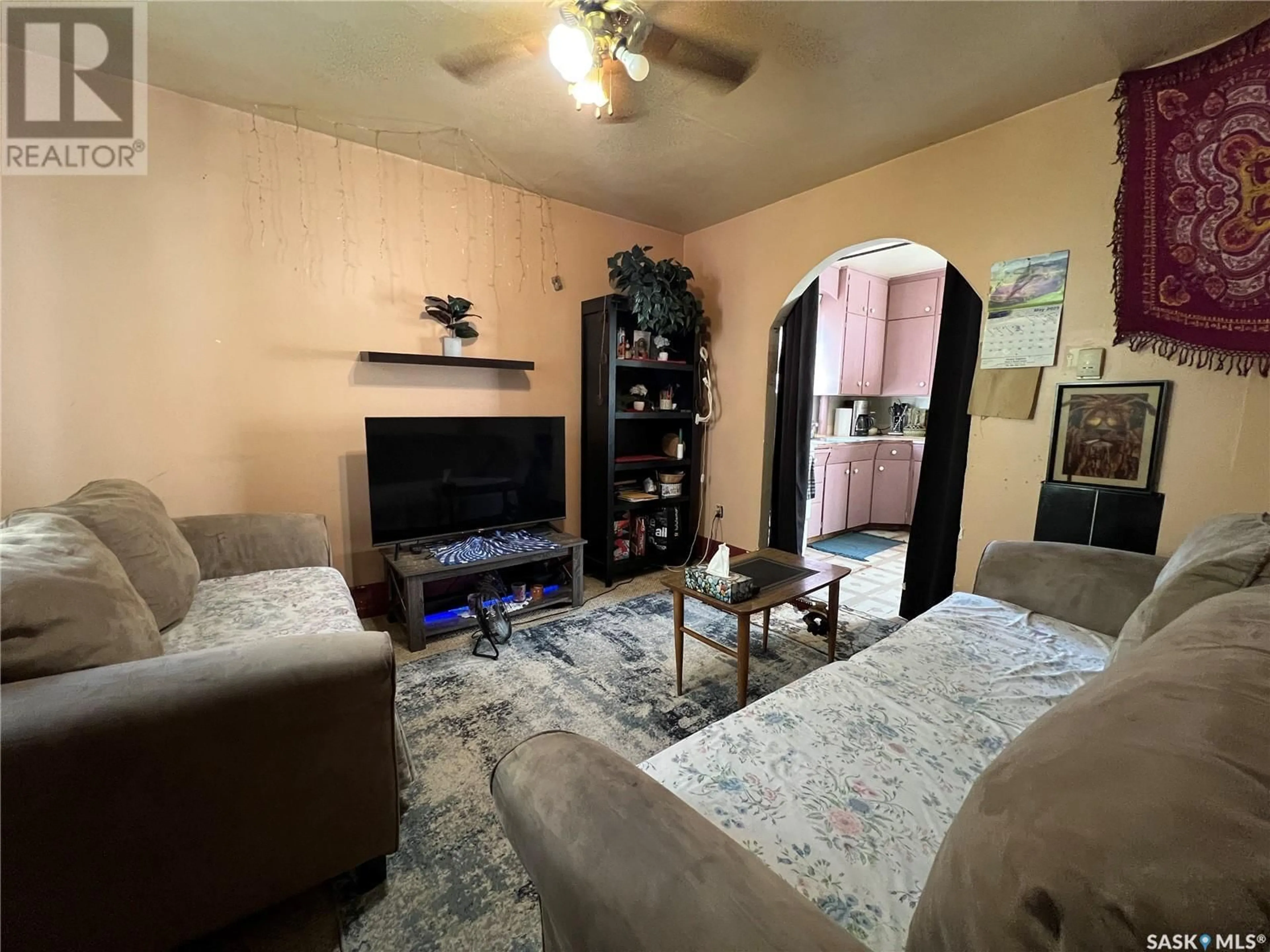 Living room with furniture, unknown for 351 R AVENUE S, Saskatoon Saskatchewan S7M2Z2