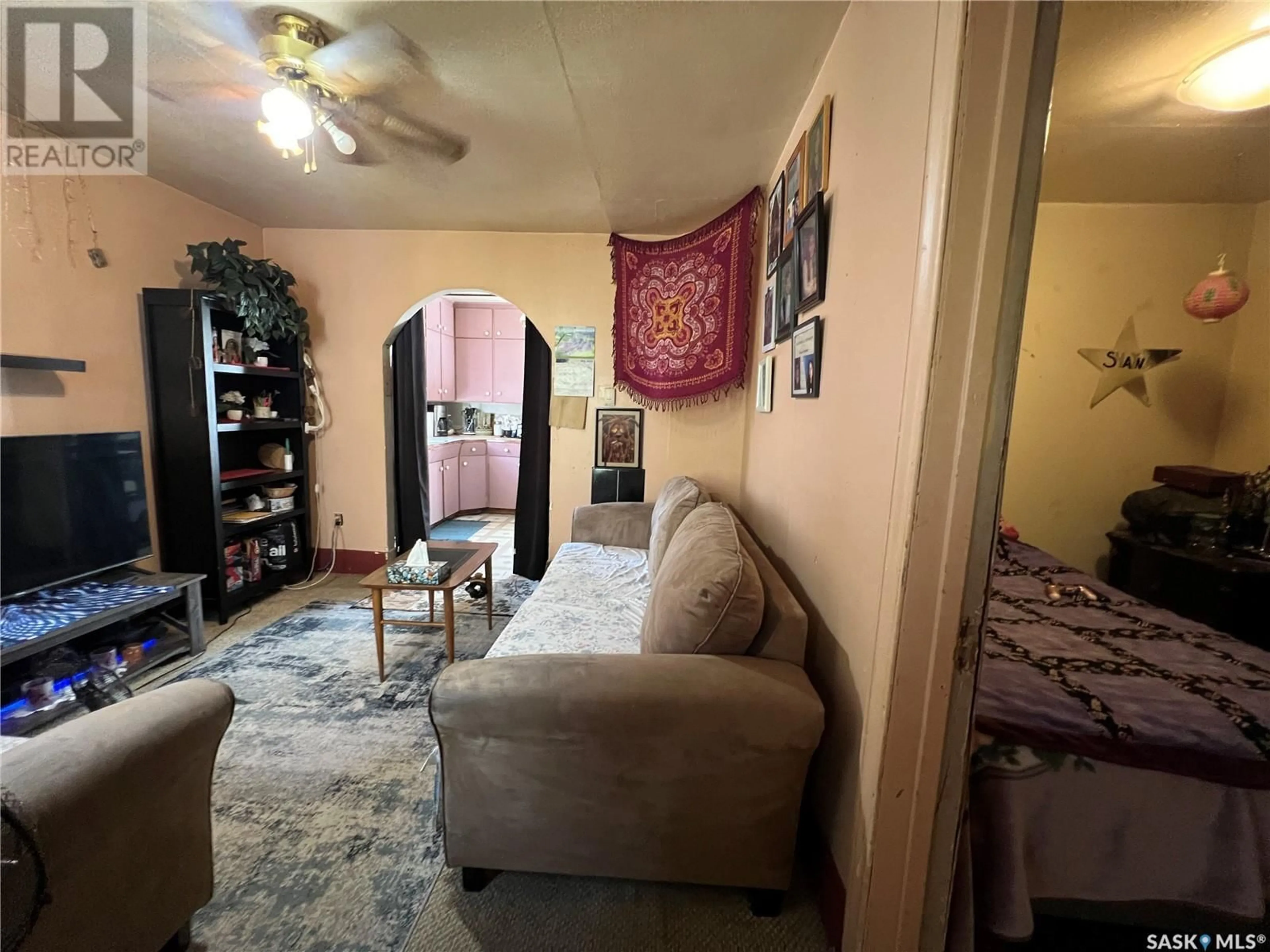 A pic of a room for 351 R AVENUE S, Saskatoon Saskatchewan S7M2Z2