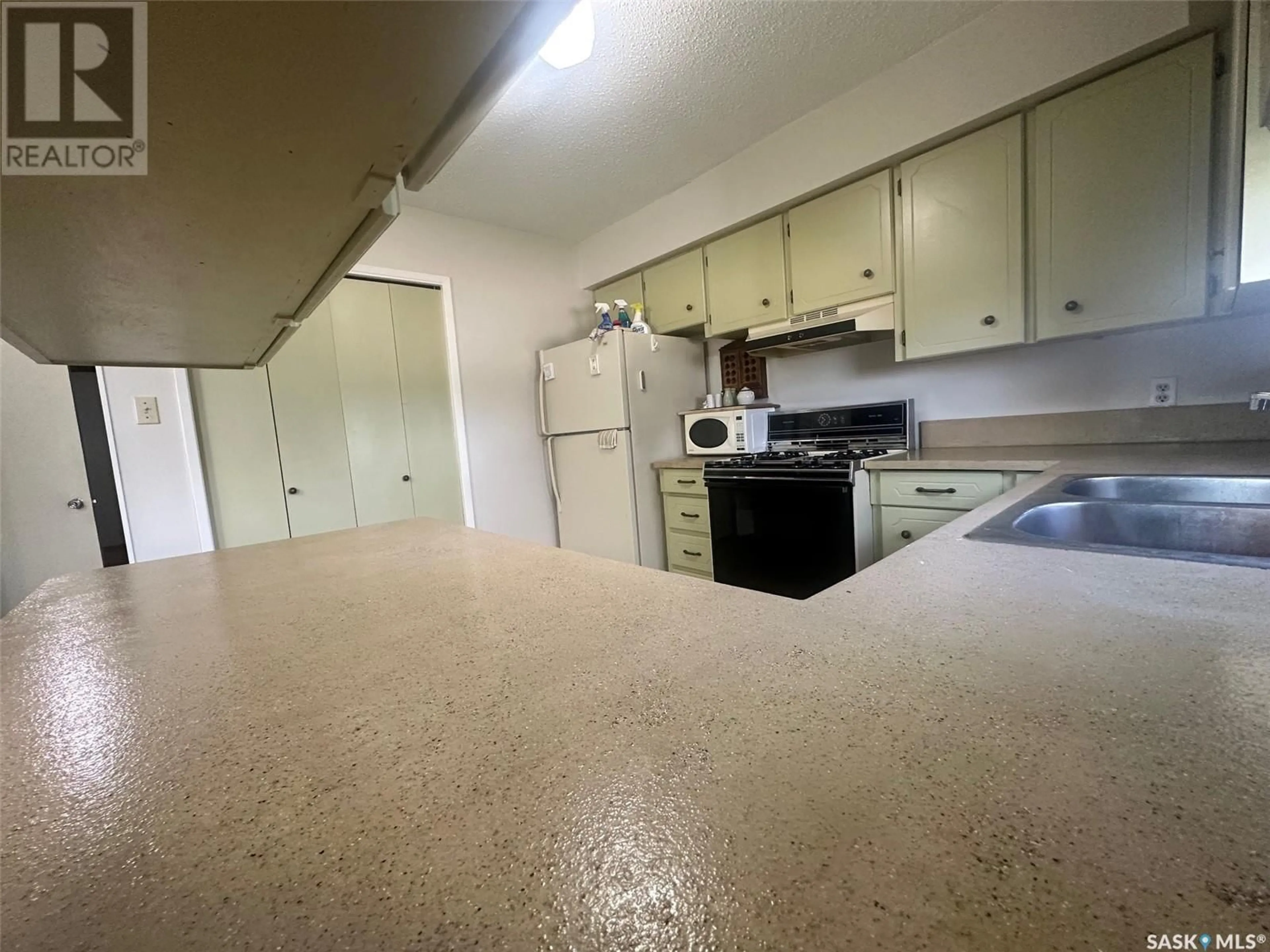 Standard kitchen, unknown for 610 HUDSON STREET, Hudson Bay Saskatchewan S0E0E0