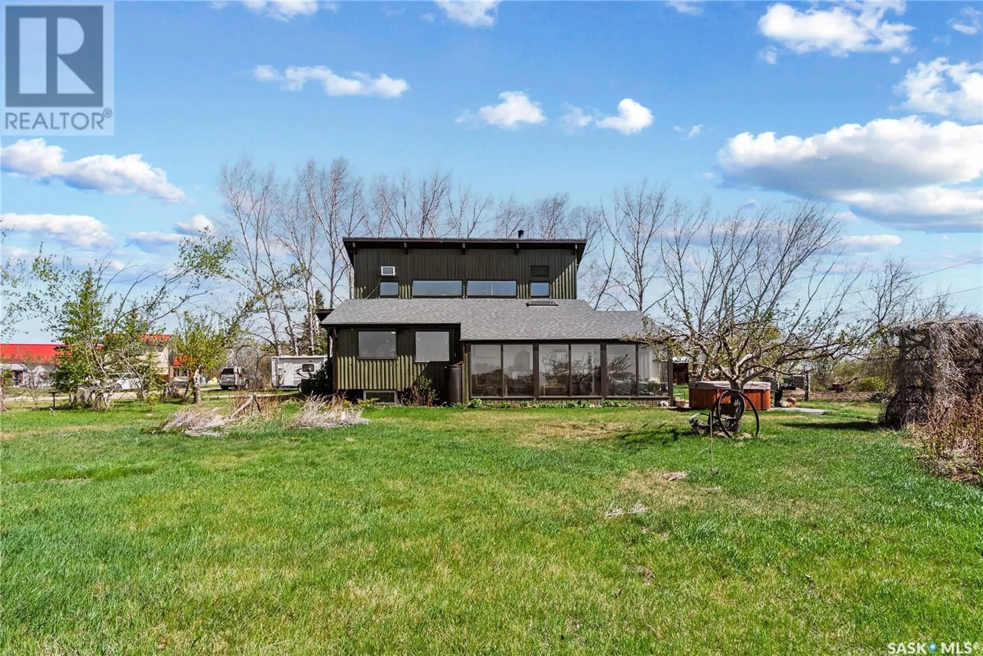 A pic from outside/outdoor area/front of a property/back of a property/a pic from drone, unknown for 17 OAK STREET, Ruddell Saskatchewan S0M2S0