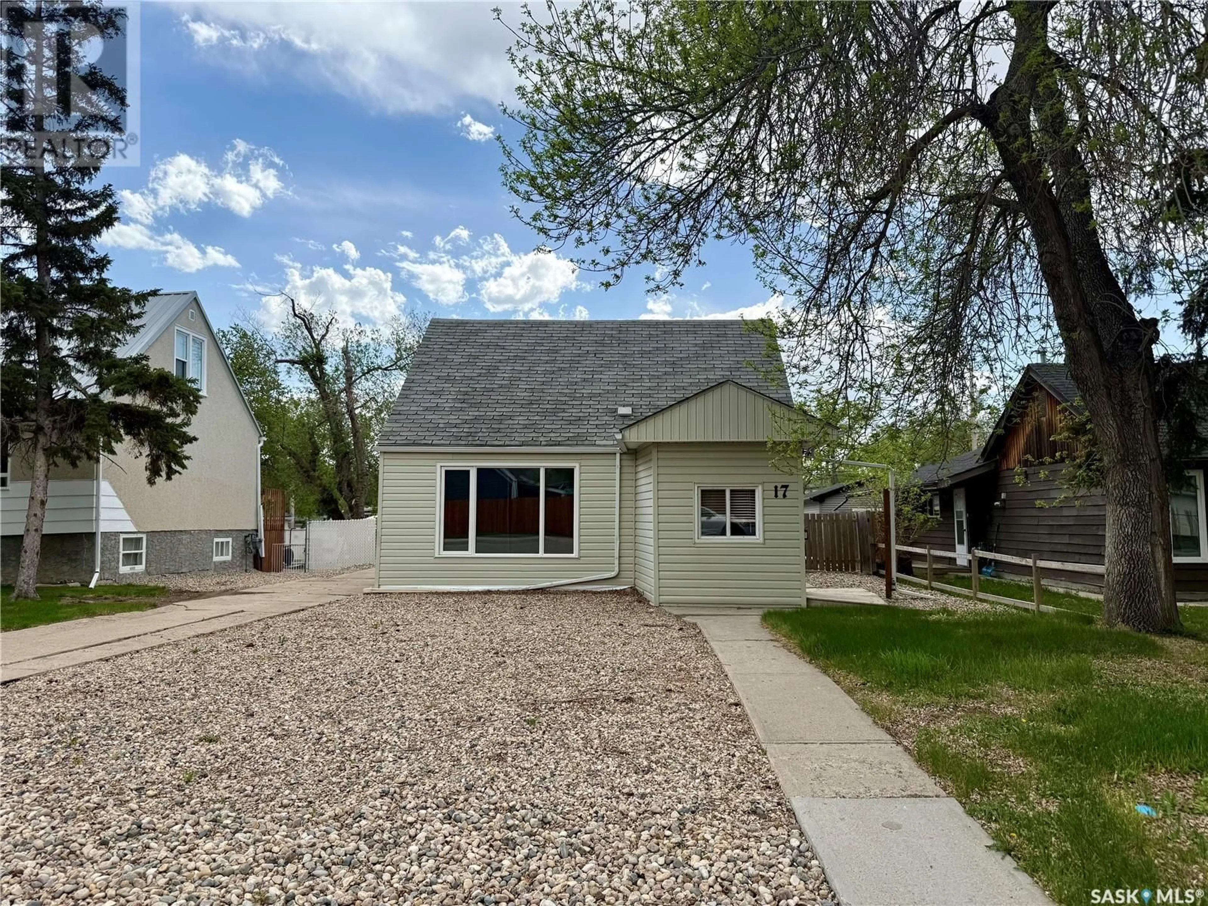 Home with vinyl exterior material, street for 17 MERRITT CRESCENT, Regina Saskatchewan S4T5X9