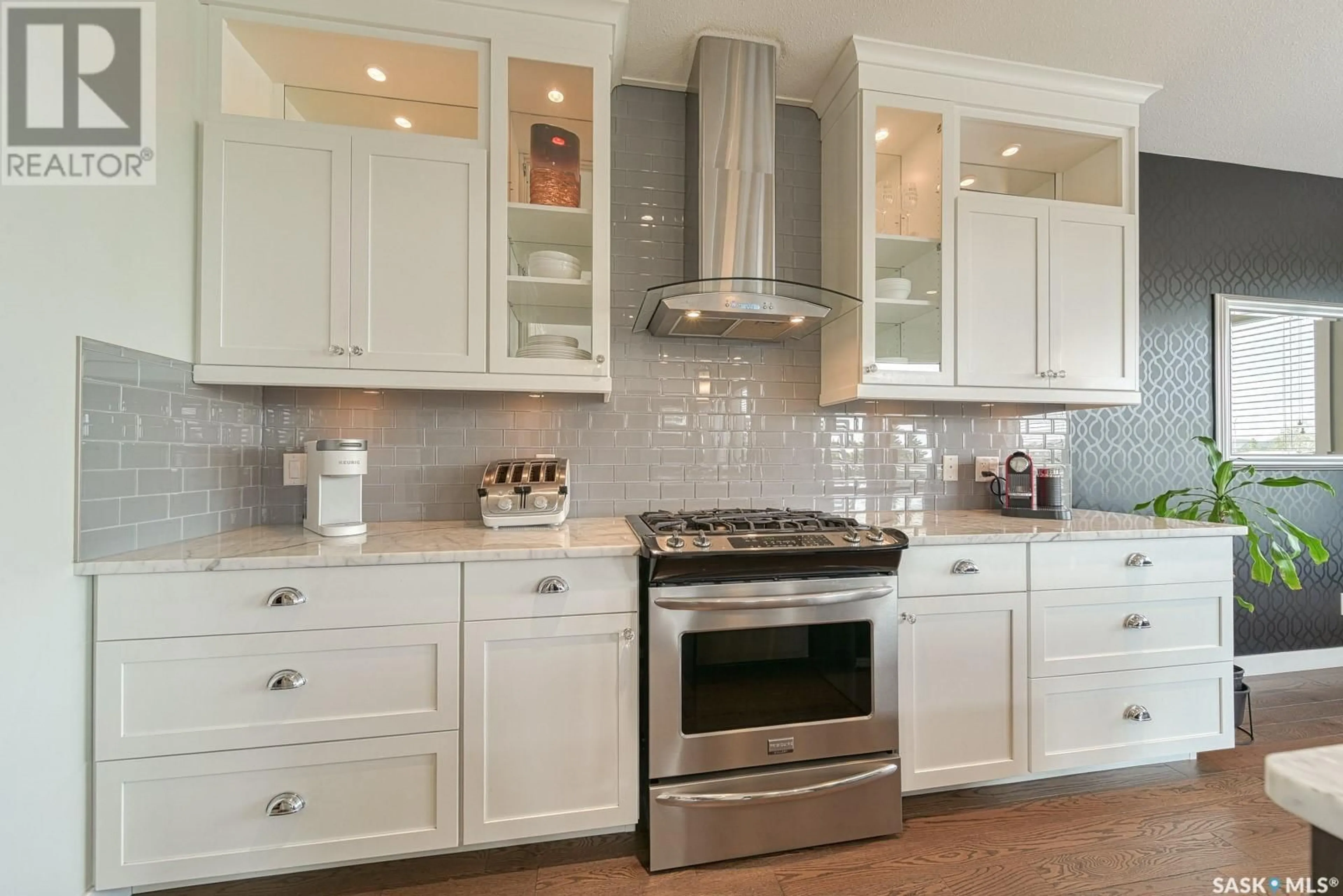 Contemporary kitchen, ceramic/tile floor for 4834 UPSON ROAD, Regina Saskatchewan S4W0A6